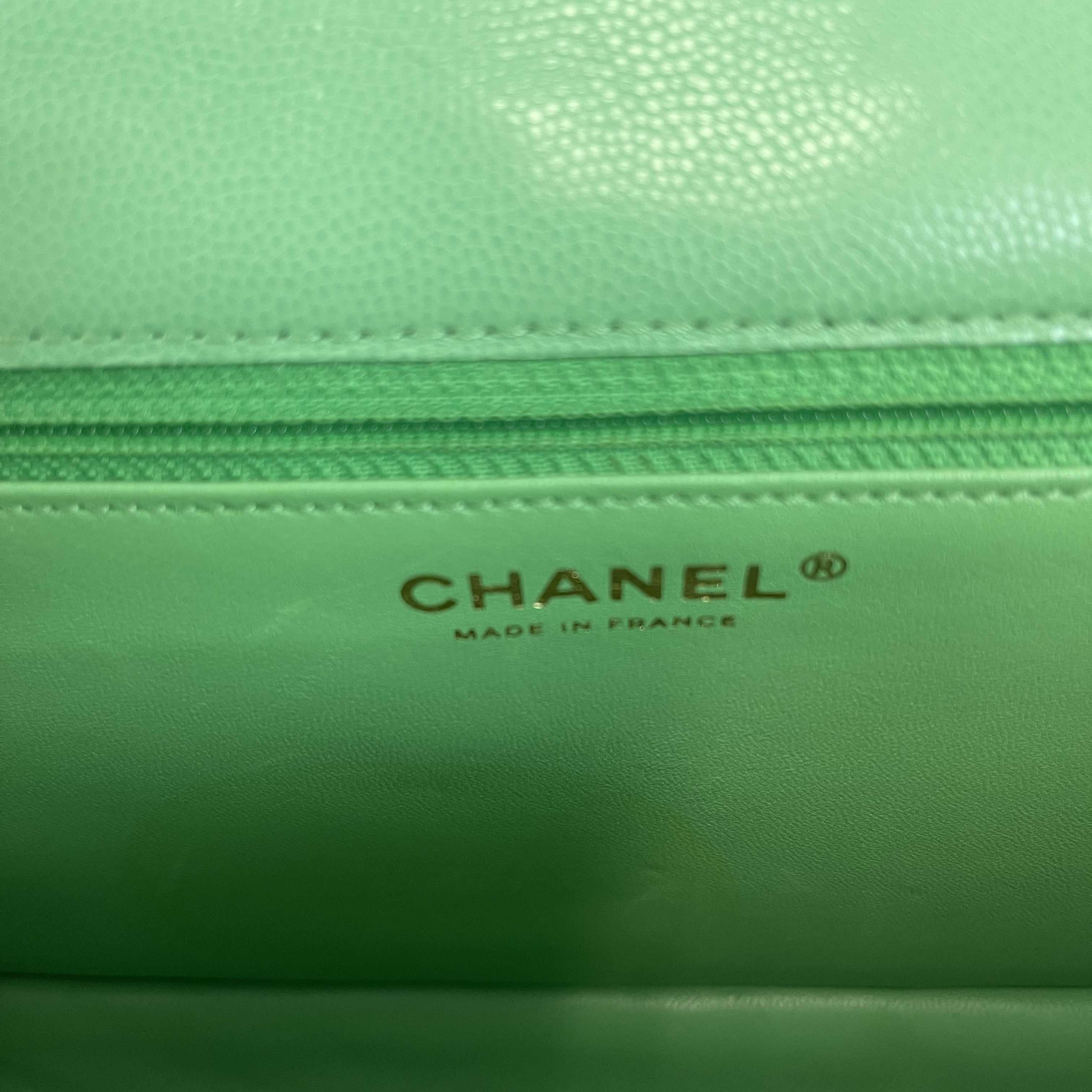 	CHANEL - 2021 CC Medium Diamond Caviar Leather Mint Green Sweet Single Flap For Sale 3