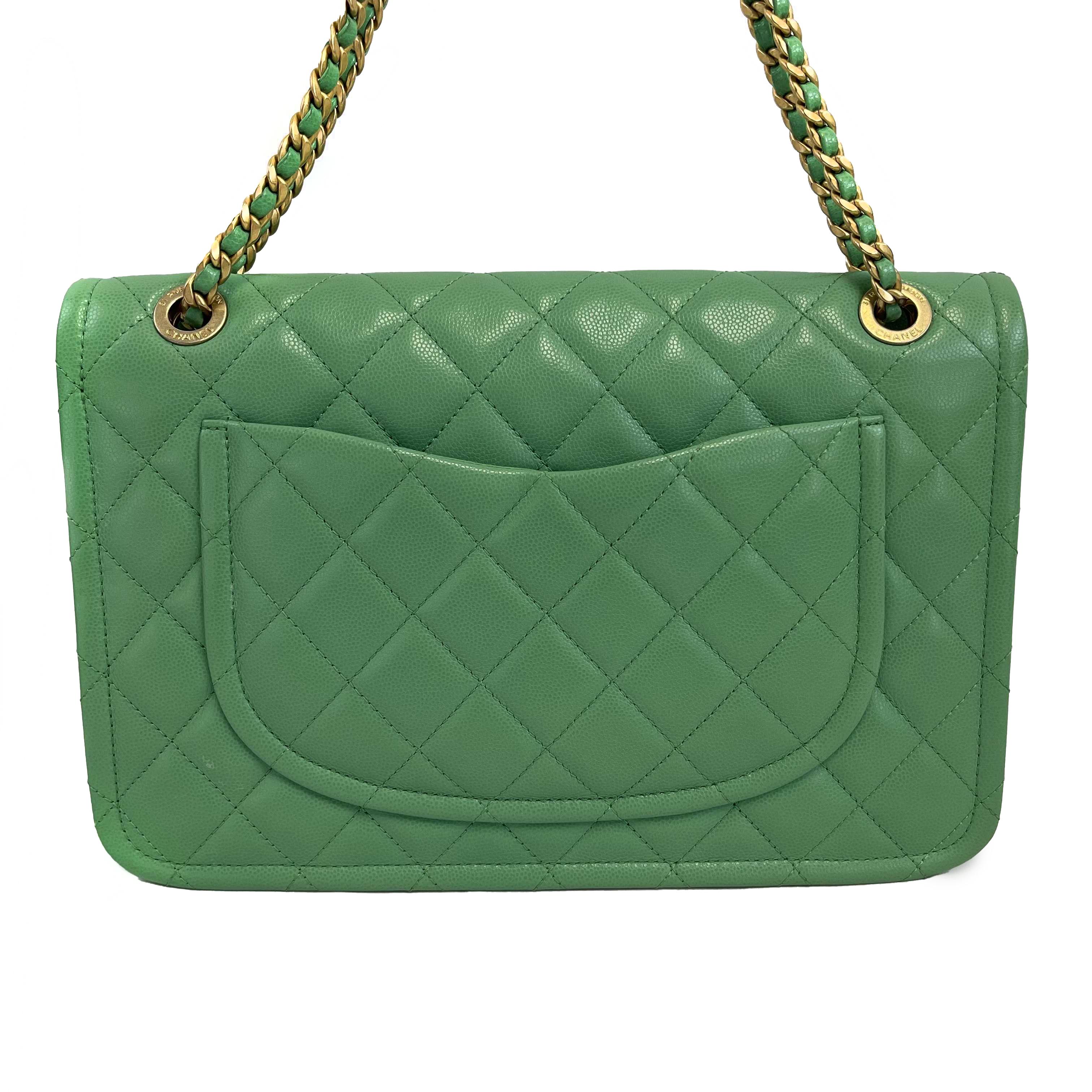 	CHANEL - 2021 CC Medium Diamond Caviar Leather Mint Green Sweet Single Flap In Excellent Condition For Sale In Sanford, FL
