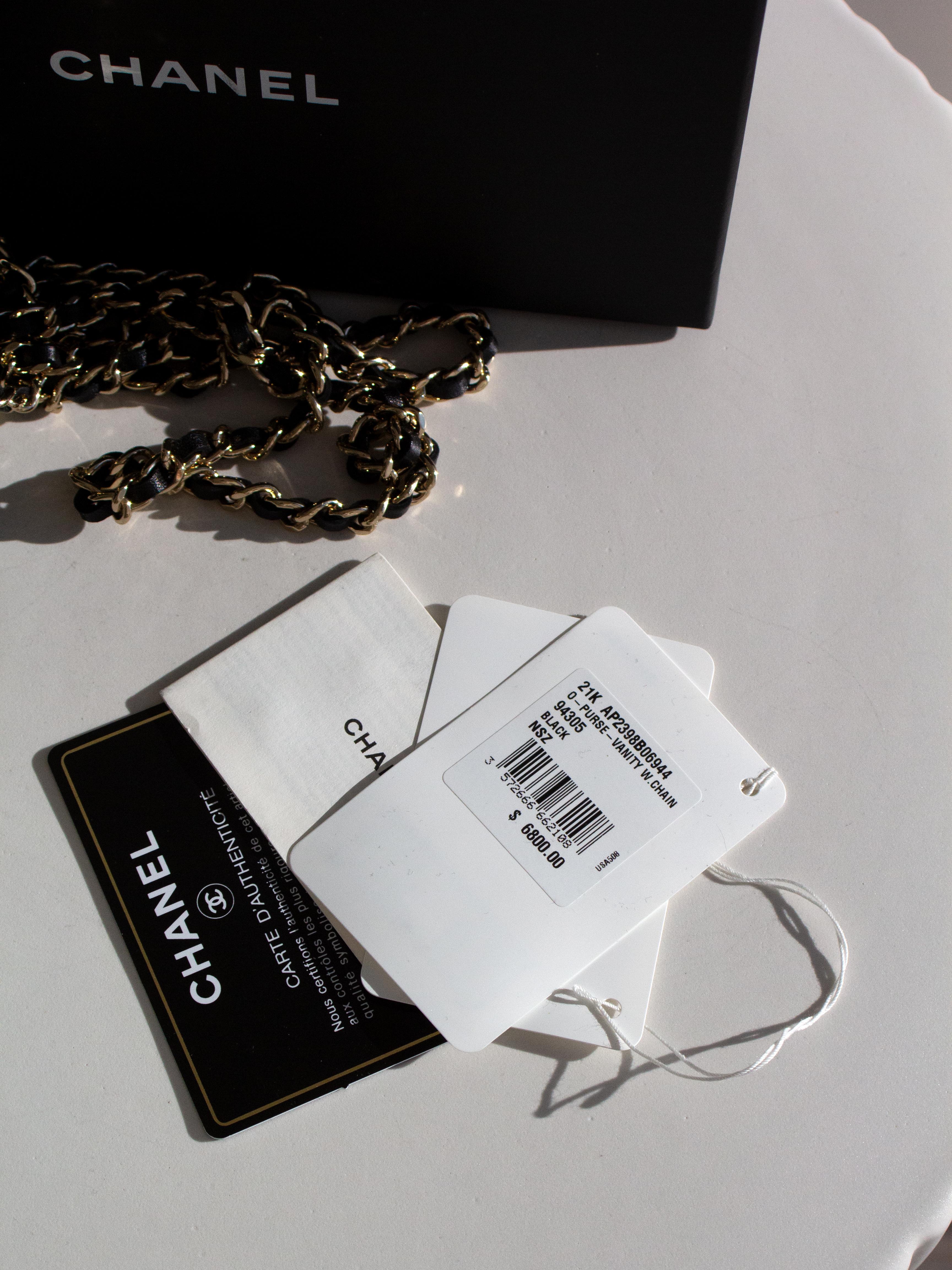 Women's Chanel 2021 Compact Powder Beauty Box Gold Mirror CC Black Lambskin Clutch Bag