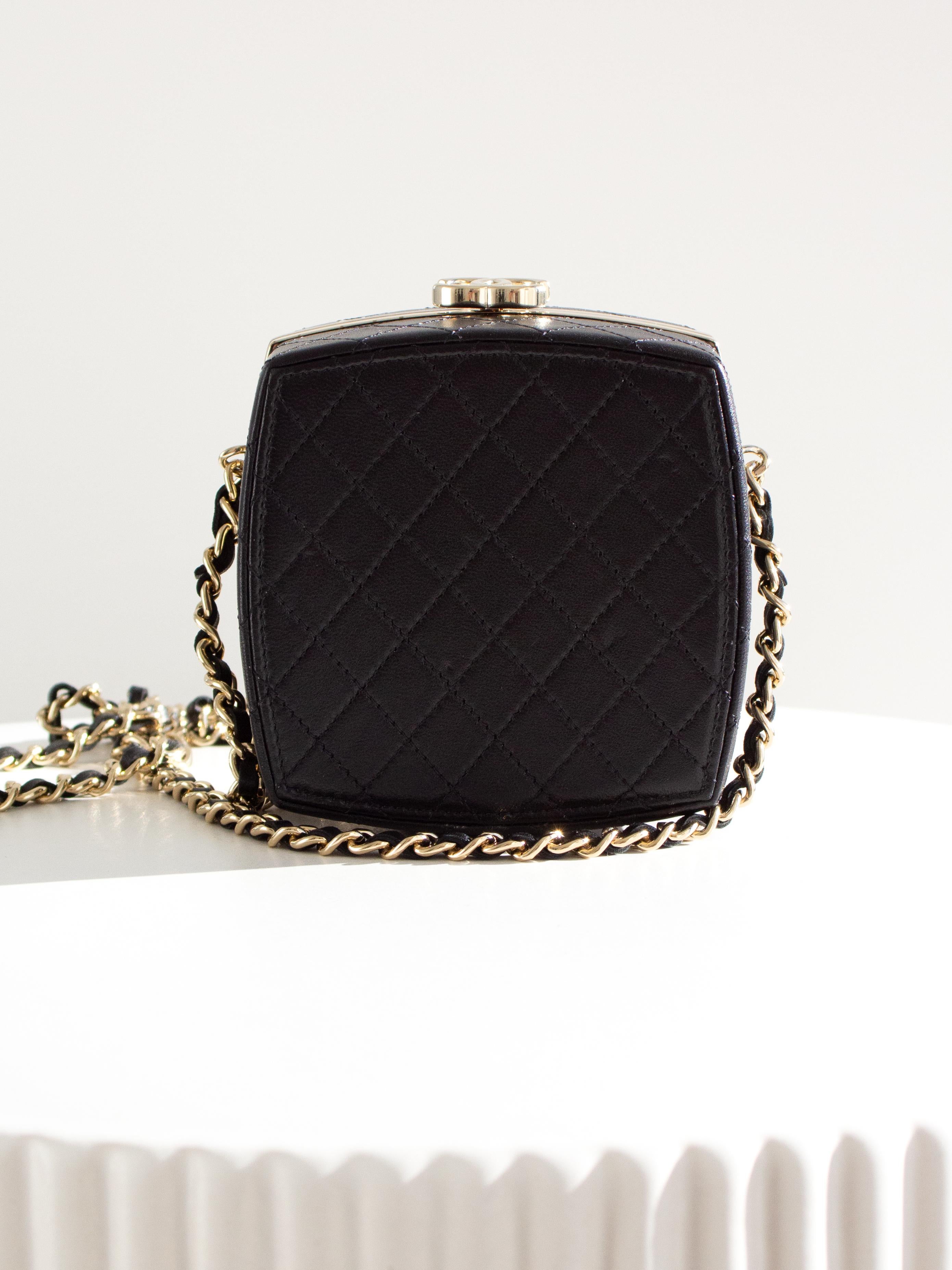Chanel 2021 Compact Powder Beauty Box Gold Mirror CC Black Lambskin Clutch Bag 4