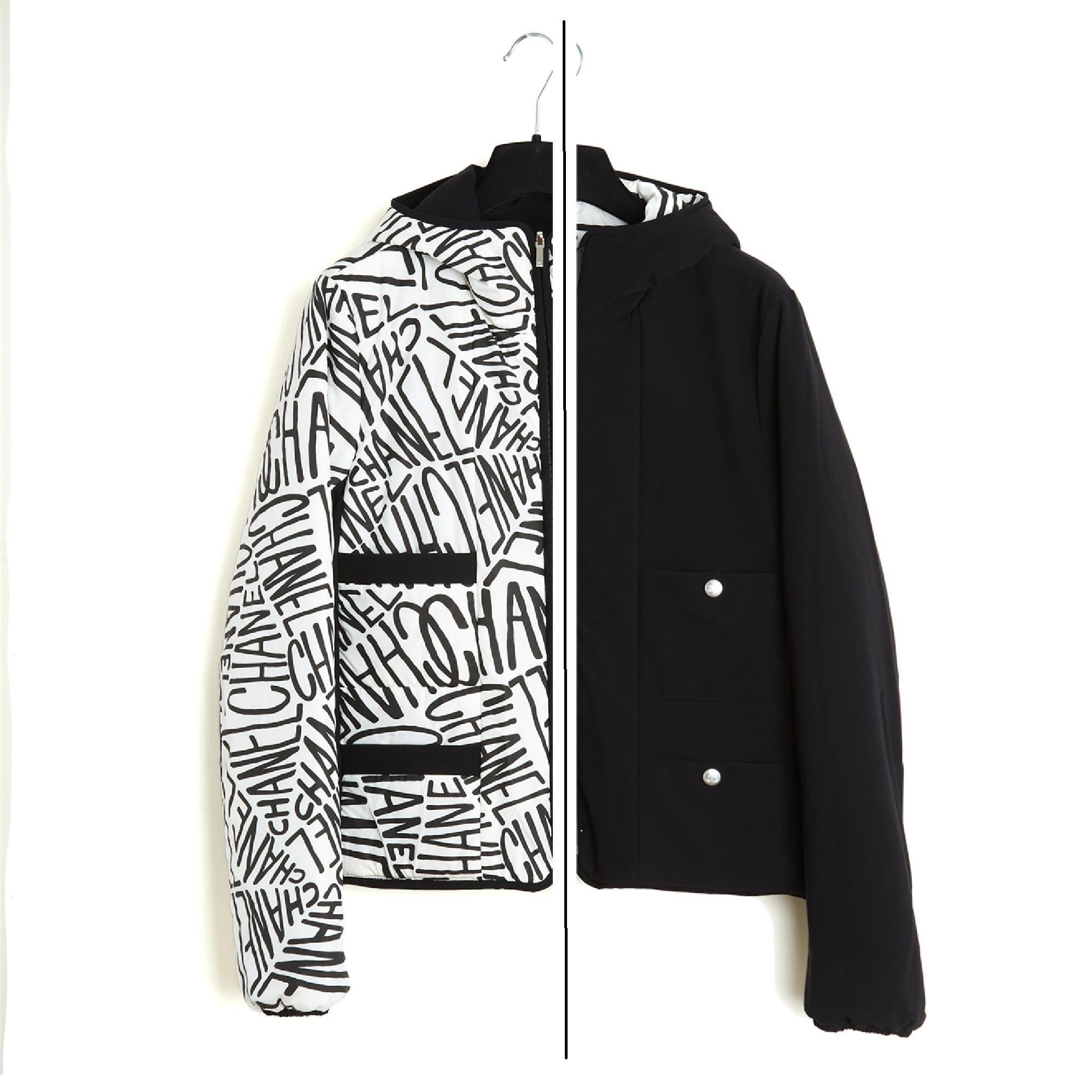 Chanel 2021 Doudoune Coco Neige FR40 White Black Script Puffer Jacket UK12 US10 en vente 3