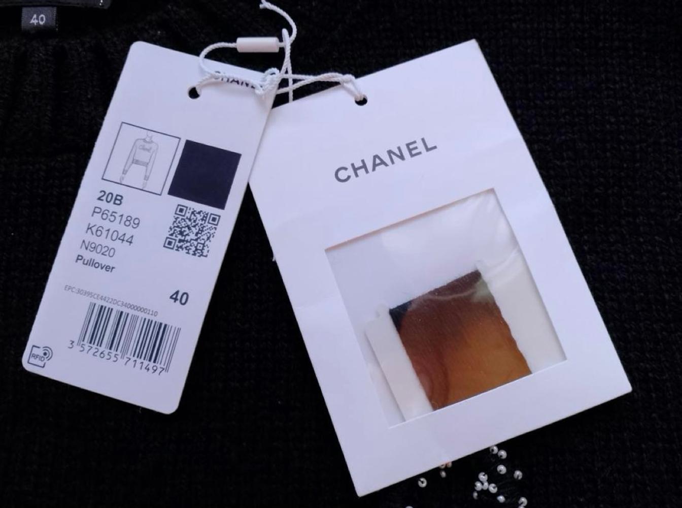 Women's or Men's Chanel 2021 Embellished Logo Cashmere Jumper For Sale