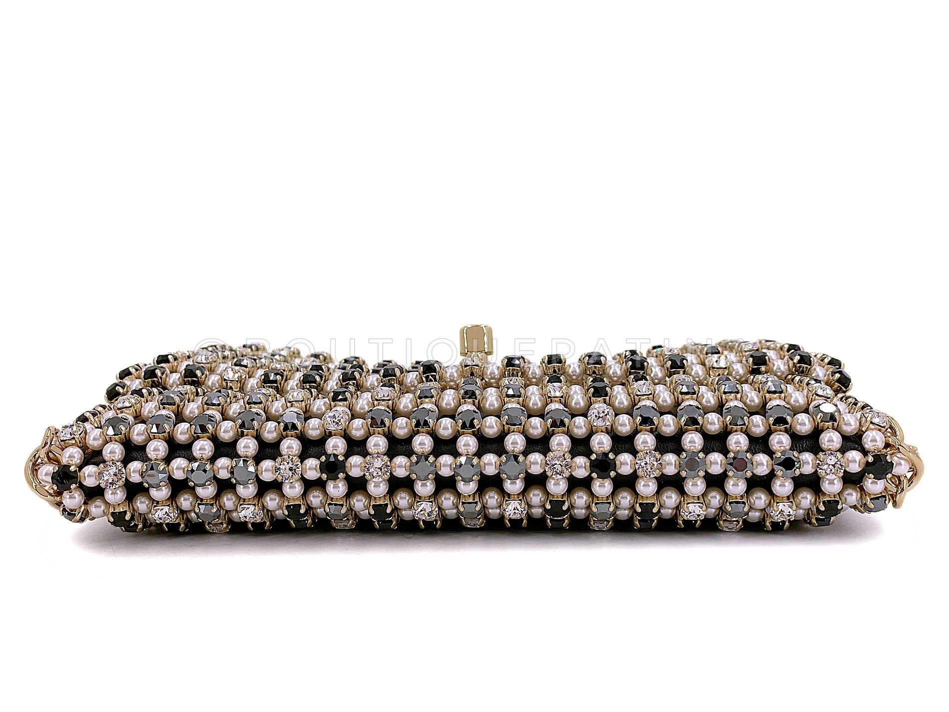 Chanel 2021 Sac à rabat en perles dorées et cristal 67895 en vente 3