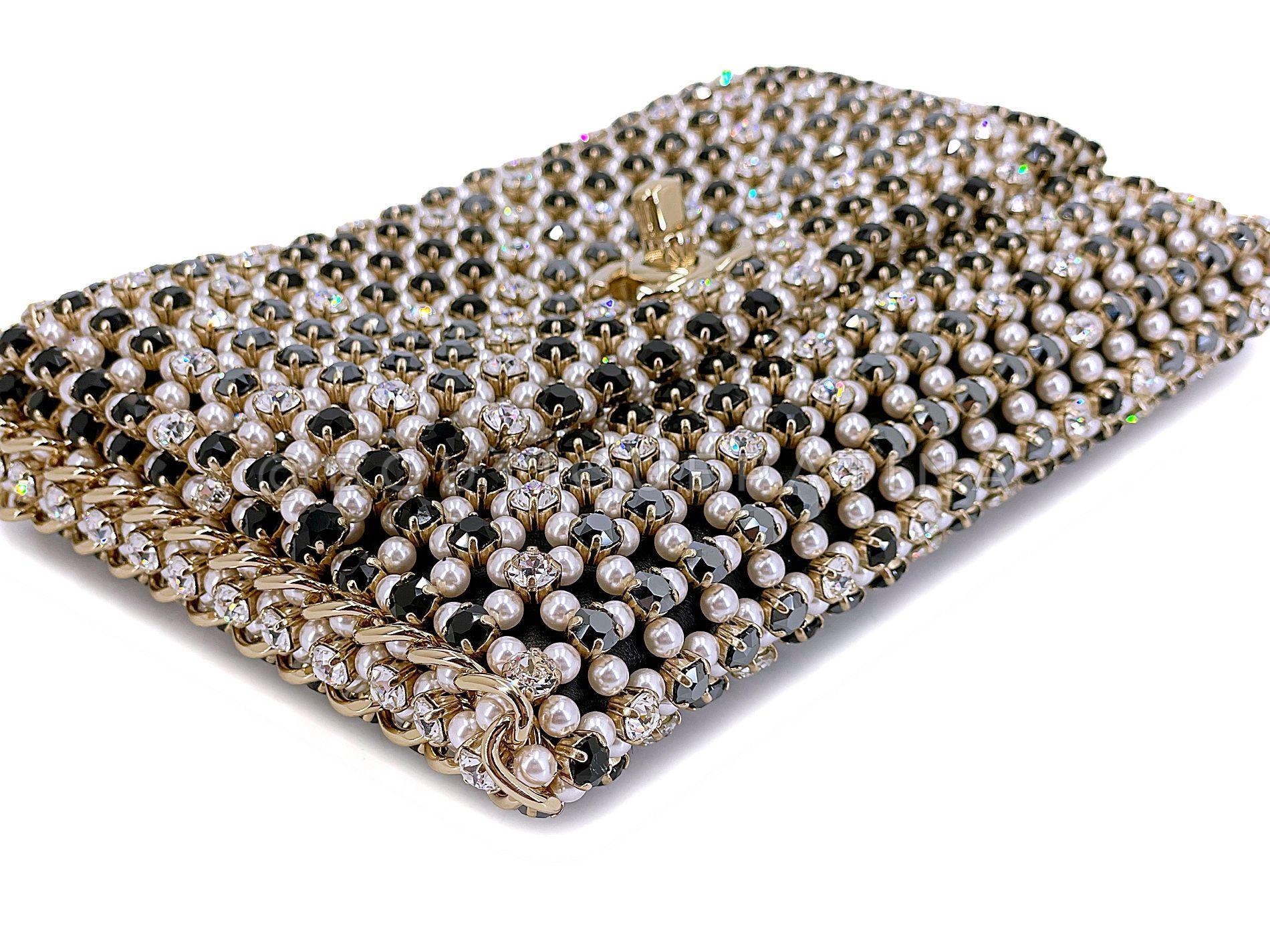 Chanel 2021 Sac à rabat en perles dorées et cristal 67895 en vente 4