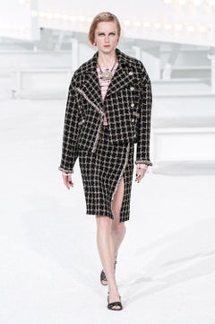 CHANEL 2021 Iconic Ad Campaign Black Tweed Jacket 36 FR