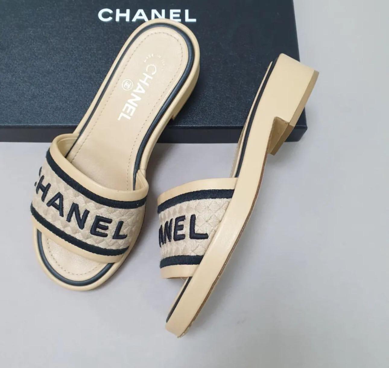 Women's Chanel 2021 Interlocking CC Logo Slides For Sale