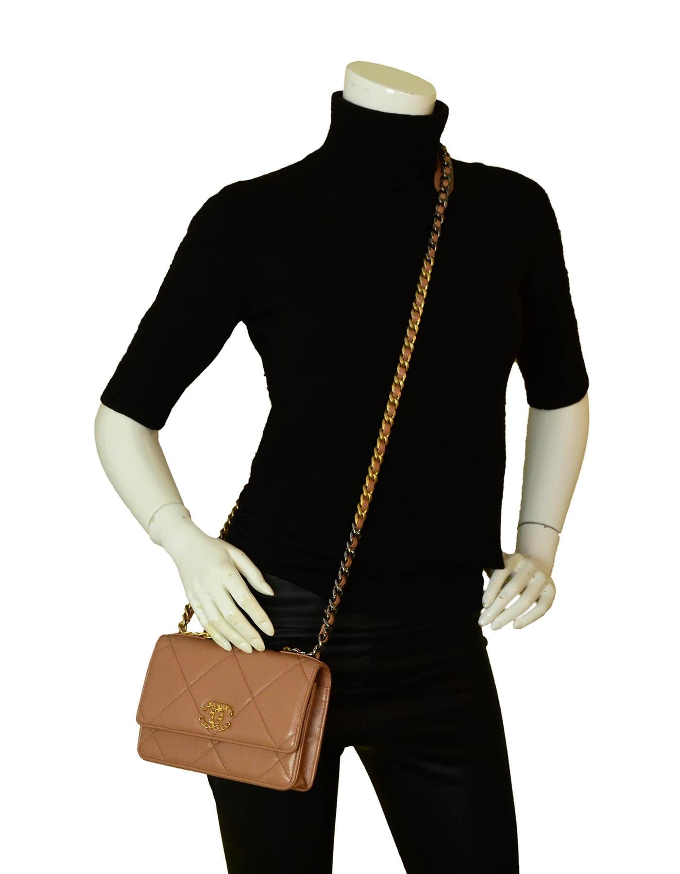 chanel 19 woc outfit