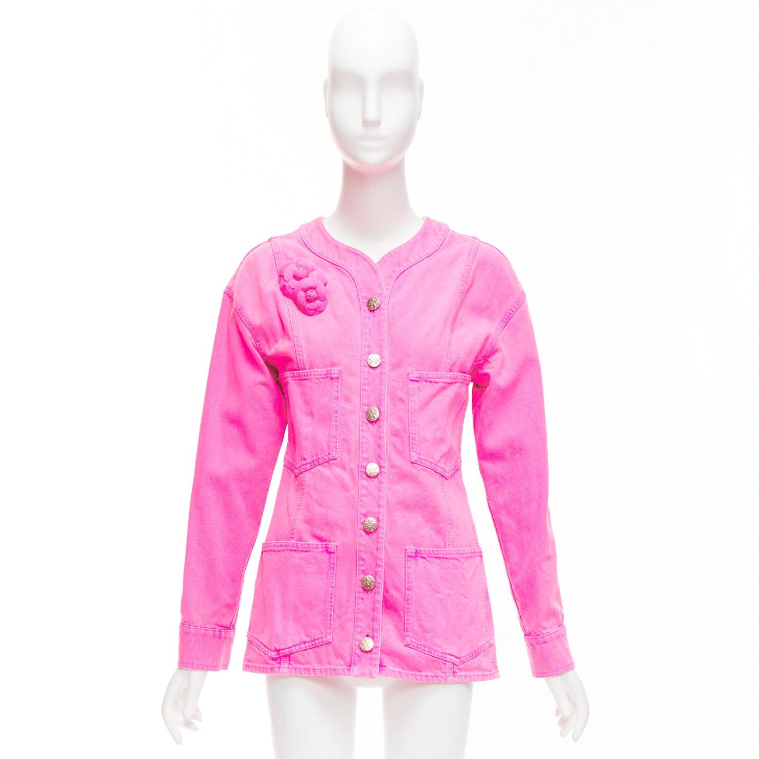 CHANEL 2021 neon pink cotton denim CC logo camellia embellished jacket FR34 XS For Sale 5