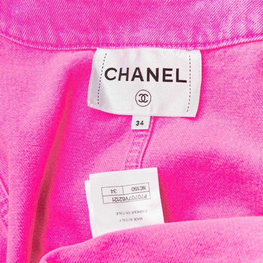 CHANEL 2021 neon pink cotton denim CC logo camellia embellished jacket FR34 XS For Sale 4