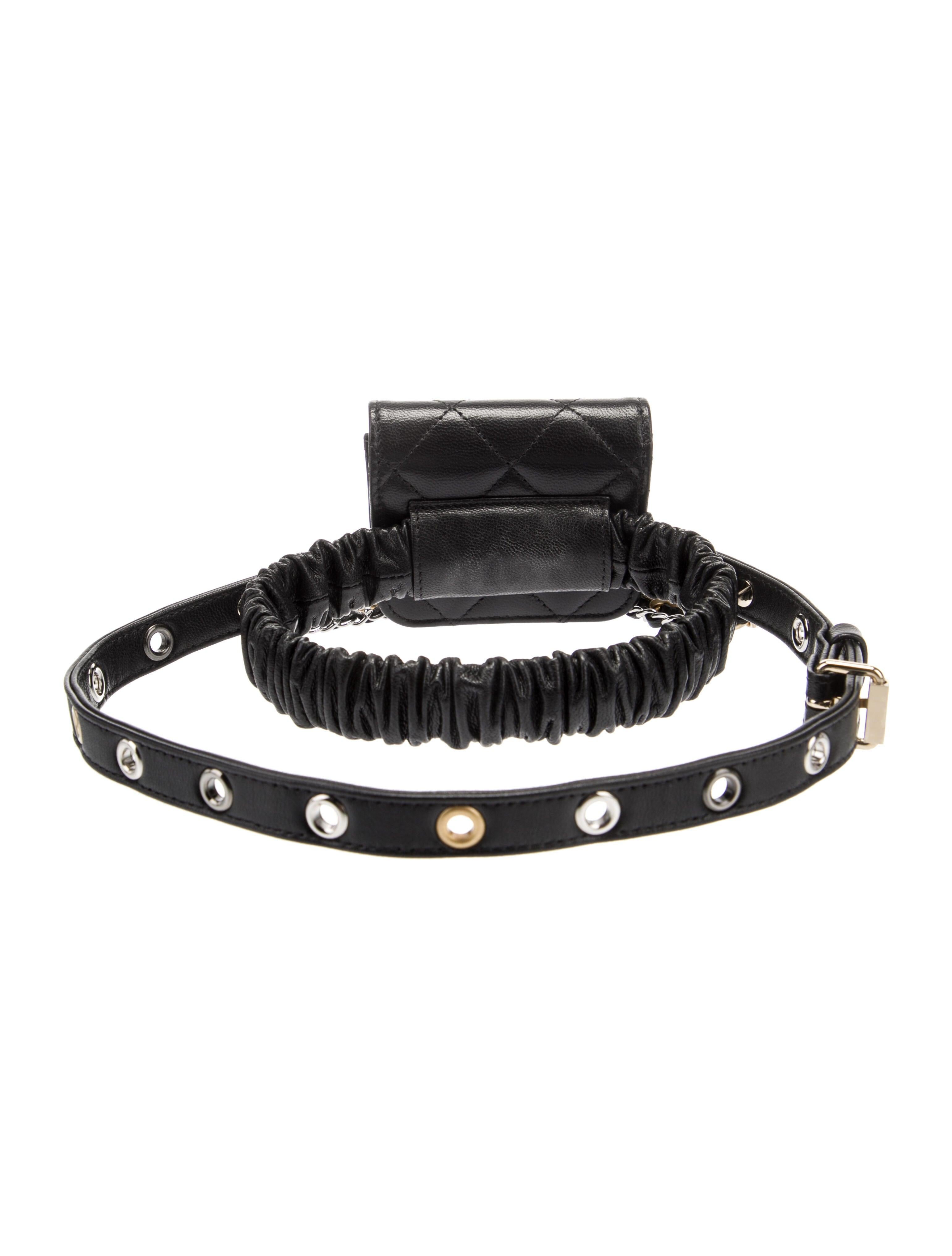 Chanel 2021 Rare Soldout Garter Thigh Micro Mini Flap Bag with Chains In Good Condition In Miami, FL