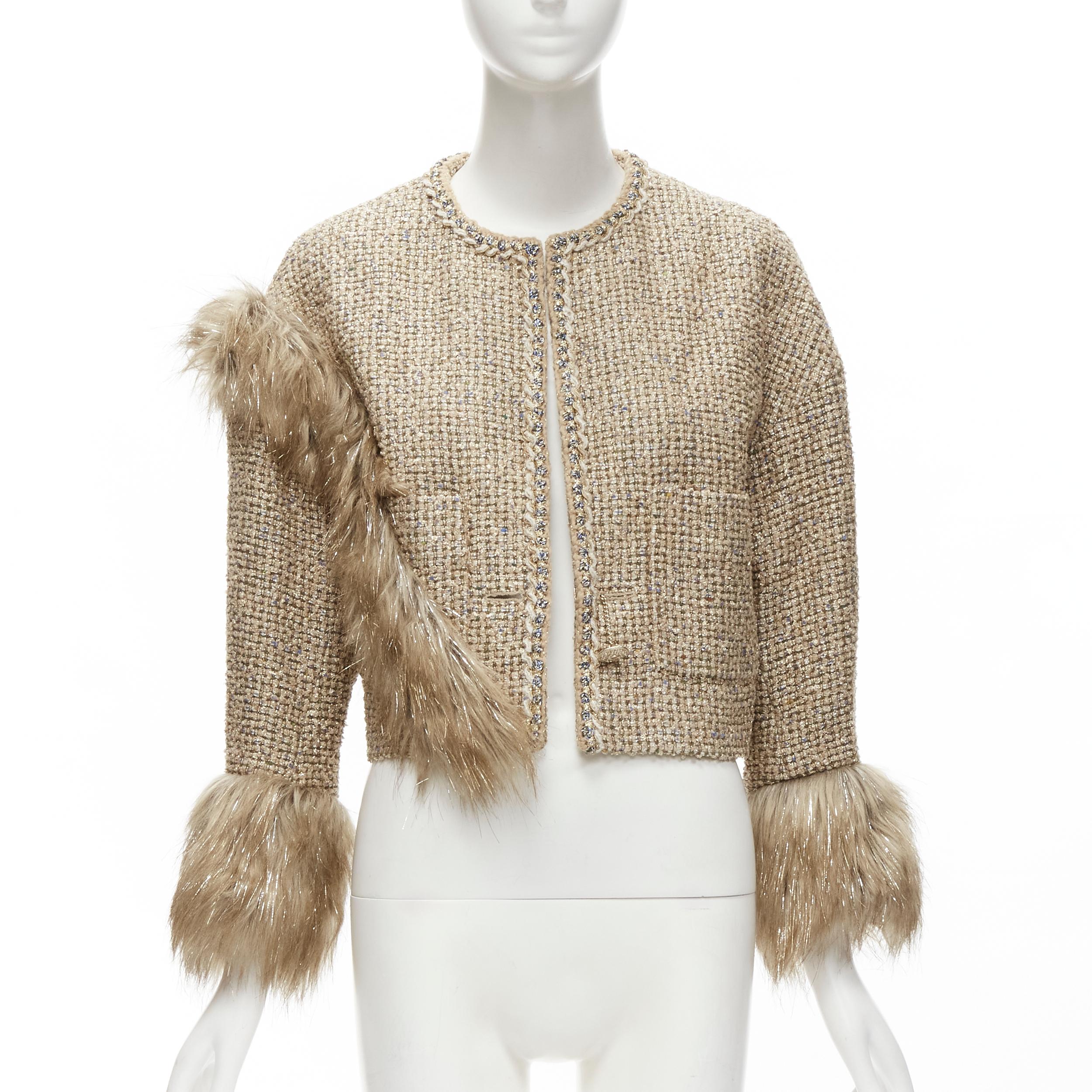 CHANEL 2021 Runway metallic gold Tweed faux fur trim cropped jacket FR34 In Excellent Condition In Hong Kong, NT