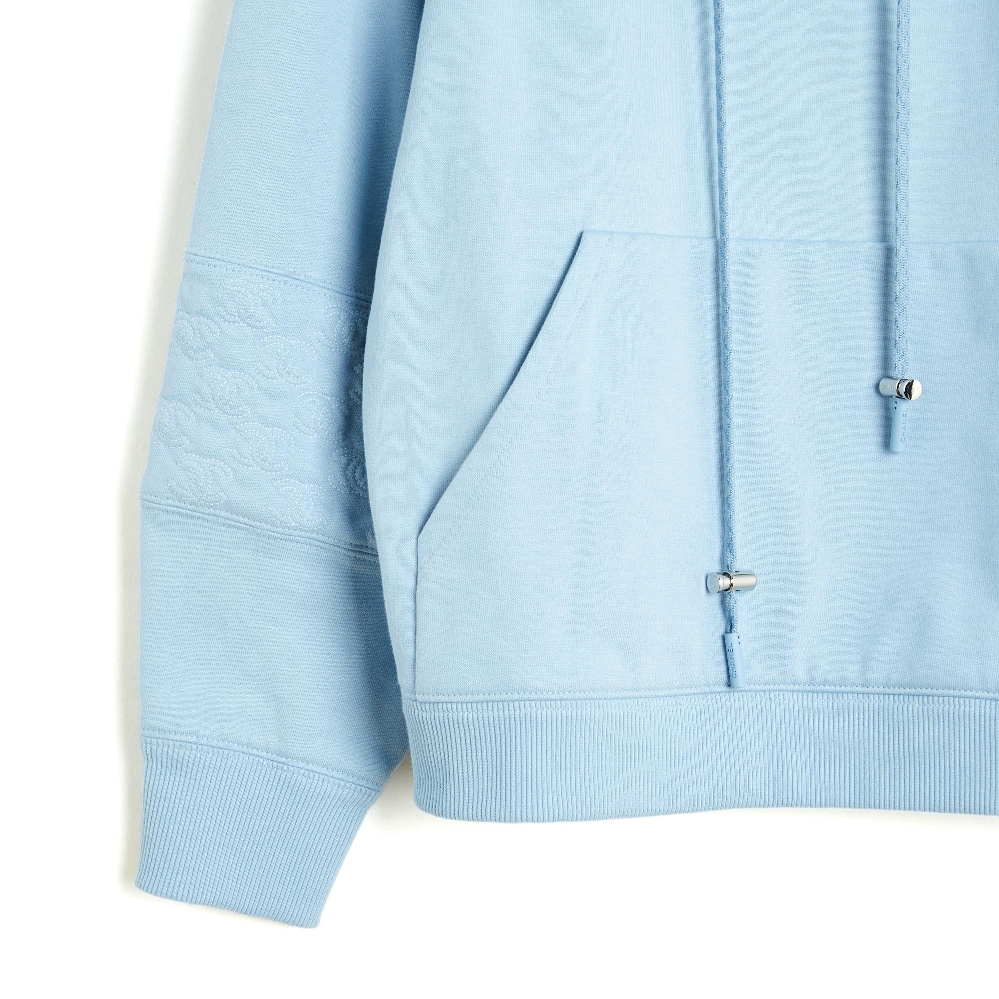 da uomo o donna Chanel 2021 Felpa F40 Baby Blue Cotone ricamato Felpa con cappuccio UK10 US8 in vendita