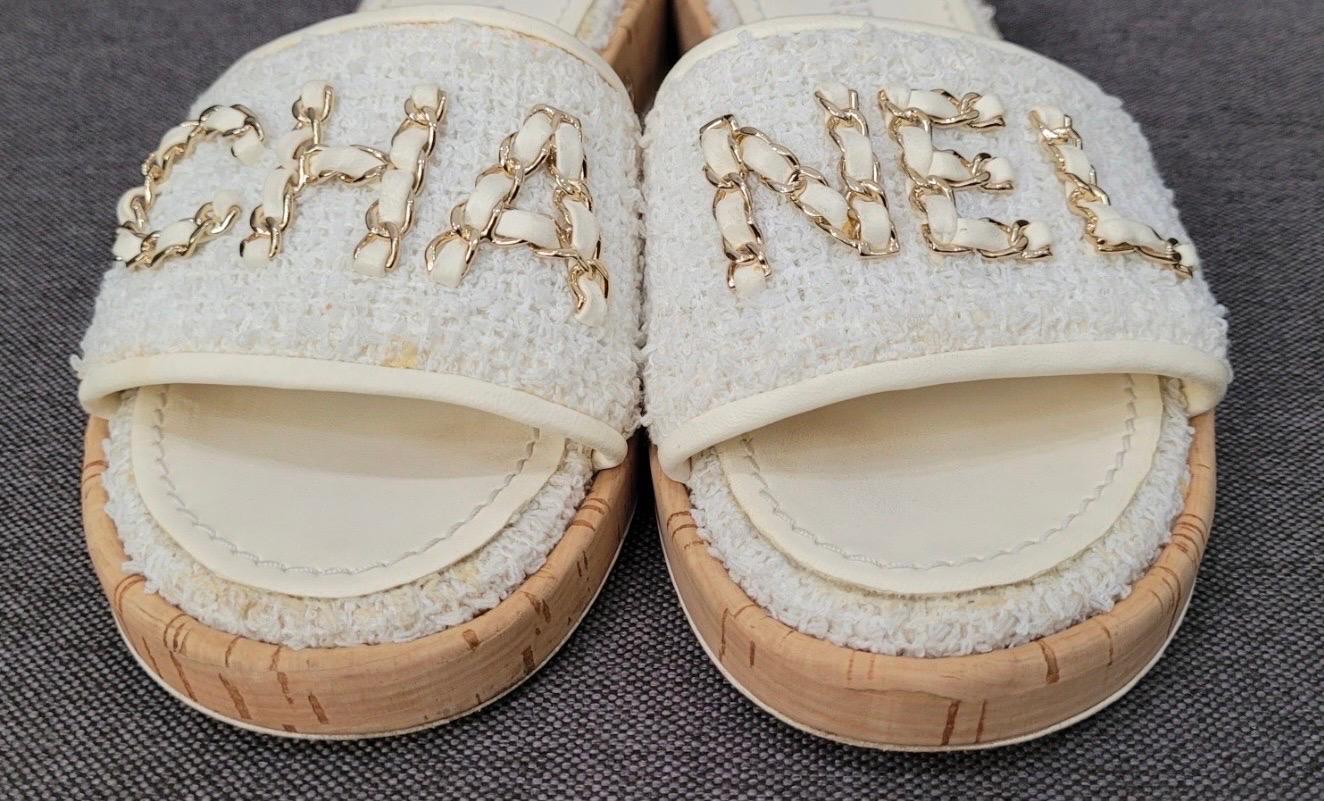 Chanel 2021 Tweed Mule Sandals Flip Flops In Good Condition For Sale In Krakow, PL