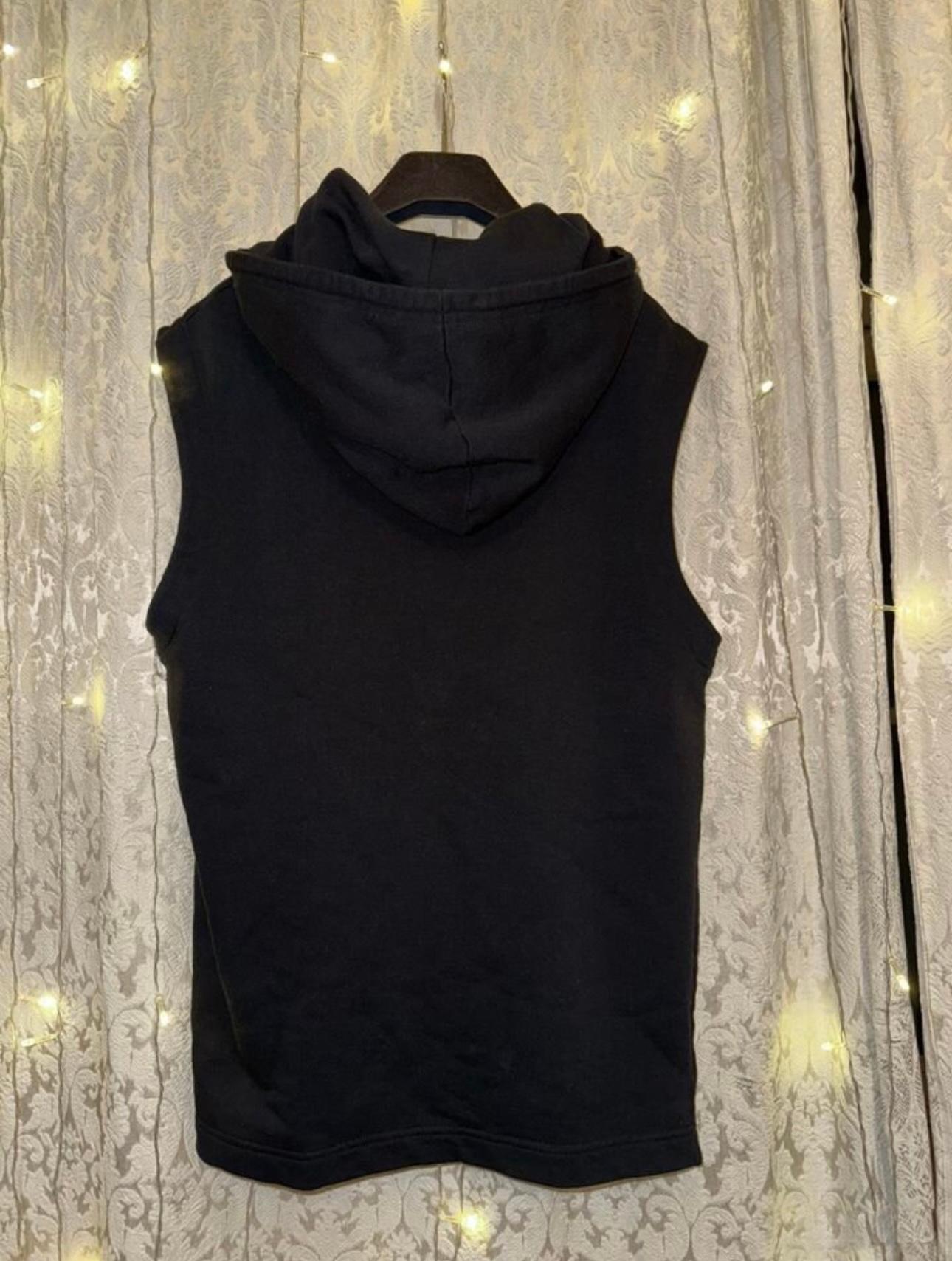 Chanel 2021 Virginie Viard Style CC Logo Graffiti Hooded Vest 6