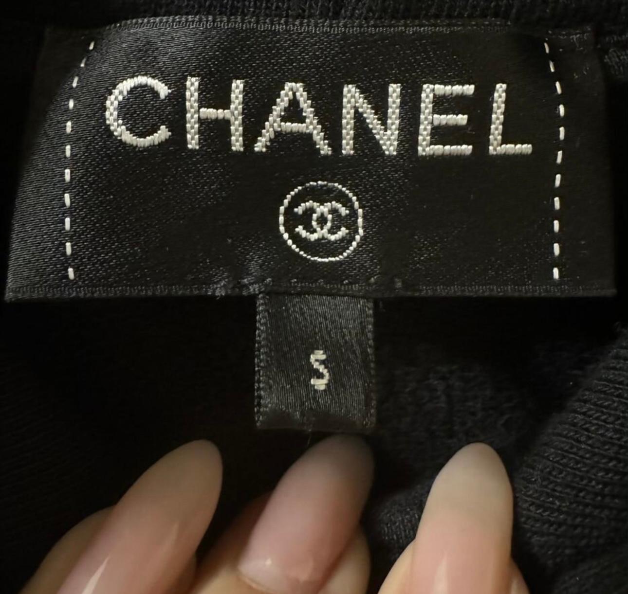 Chanel 2021 Virginie Viard Style CC Logo Graffiti Hooded Vest For Sale 9