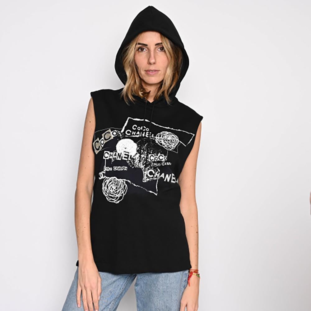 Chanel 2021 Virginie Viard Style CC Logo Graffiti Hooded Vest In Excellent Condition In Dubai, AE