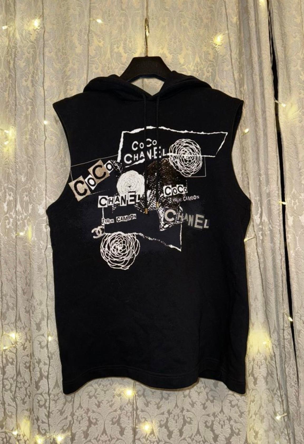 Chanel 2021 Virginie Viard Style CC Logo Graffiti Hooded Vest 1