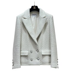 Chanel 2021 White Tweed Double-Breasted Blazer - Size 38