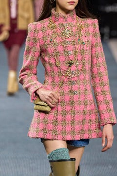CHANEL 2022 New Iconic Ad Campaign Pink Tweed Jacket 34 FR