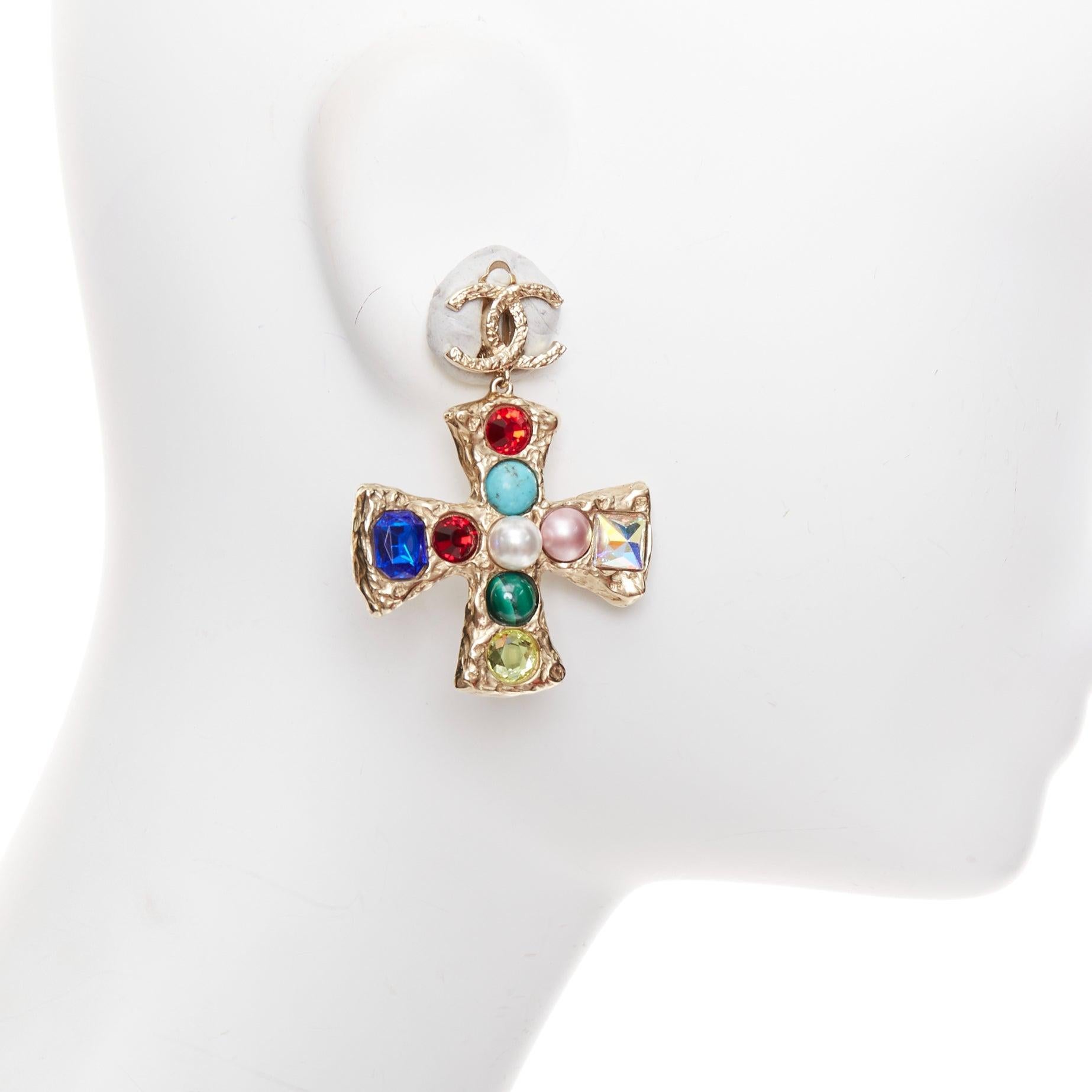 CHANEL 2022 Bijoux de Couture Orecchini Cross CC crucifix clip on earrings Pair Pour femmes en vente