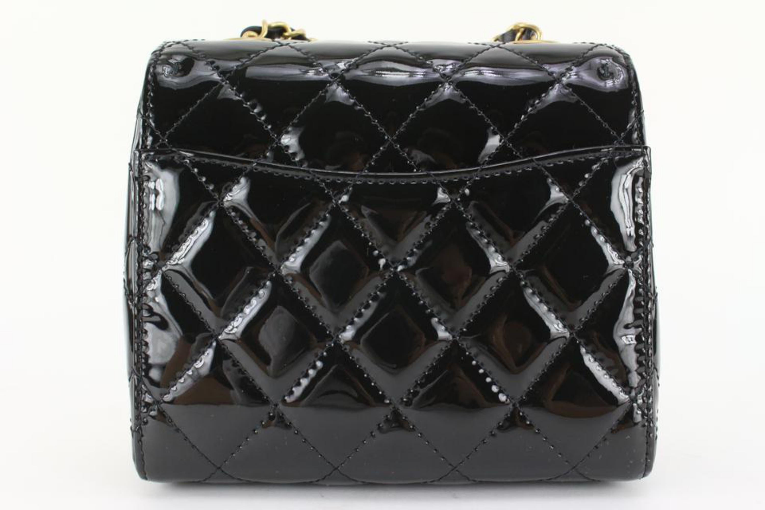 Chanel 2022 Black Patent Leather Very Square Mini Flap GHW 5CJ104 In New Condition For Sale In Dix hills, NY