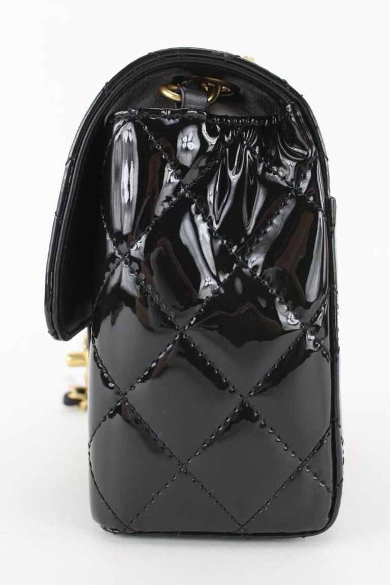 Chanel 22 leather handbag
