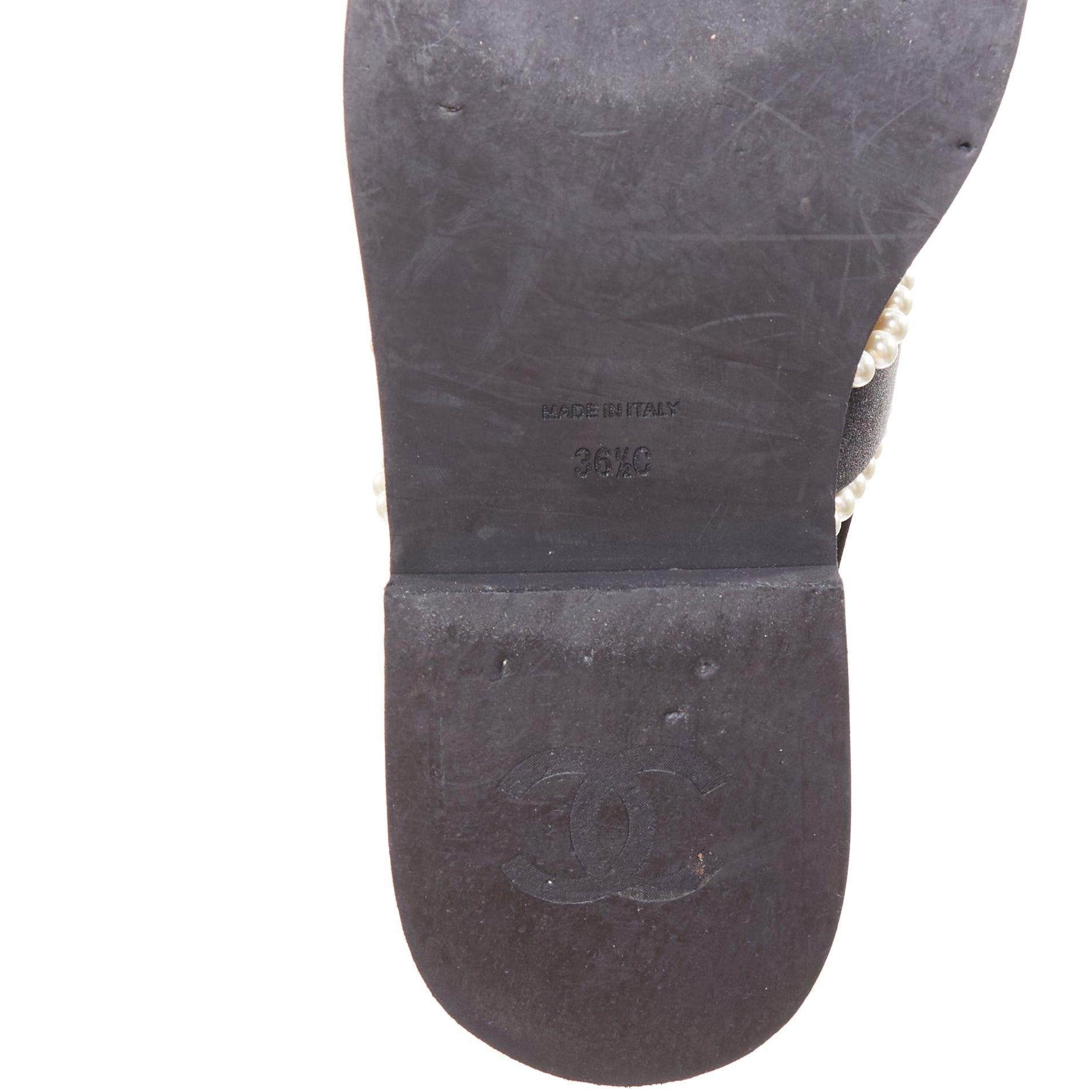 CHANEL 2022 noir perle embellie satin CC plat dad sandales EU36.5 en vente 5