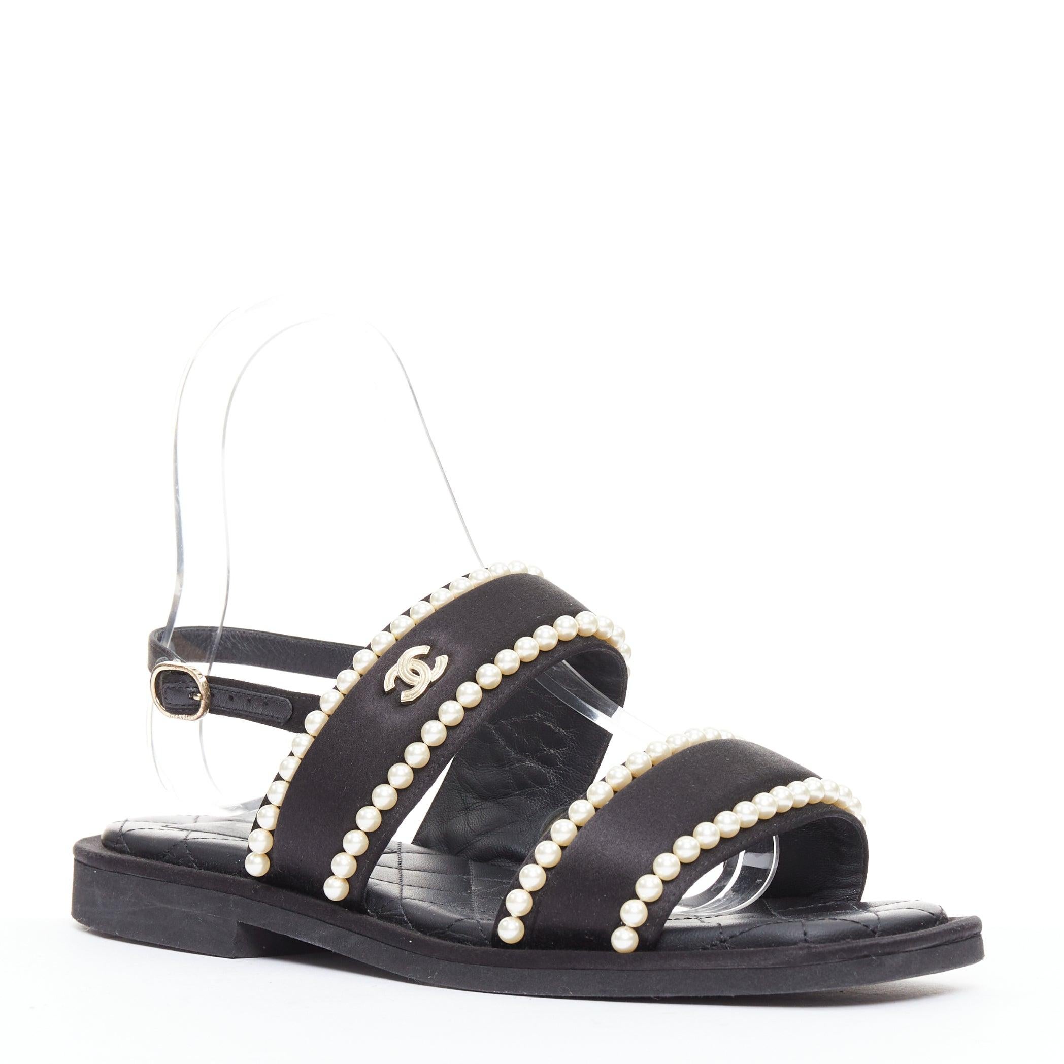 Noir CHANEL 2022 noir perle embellie satin CC plat dad sandales EU36.5 en vente