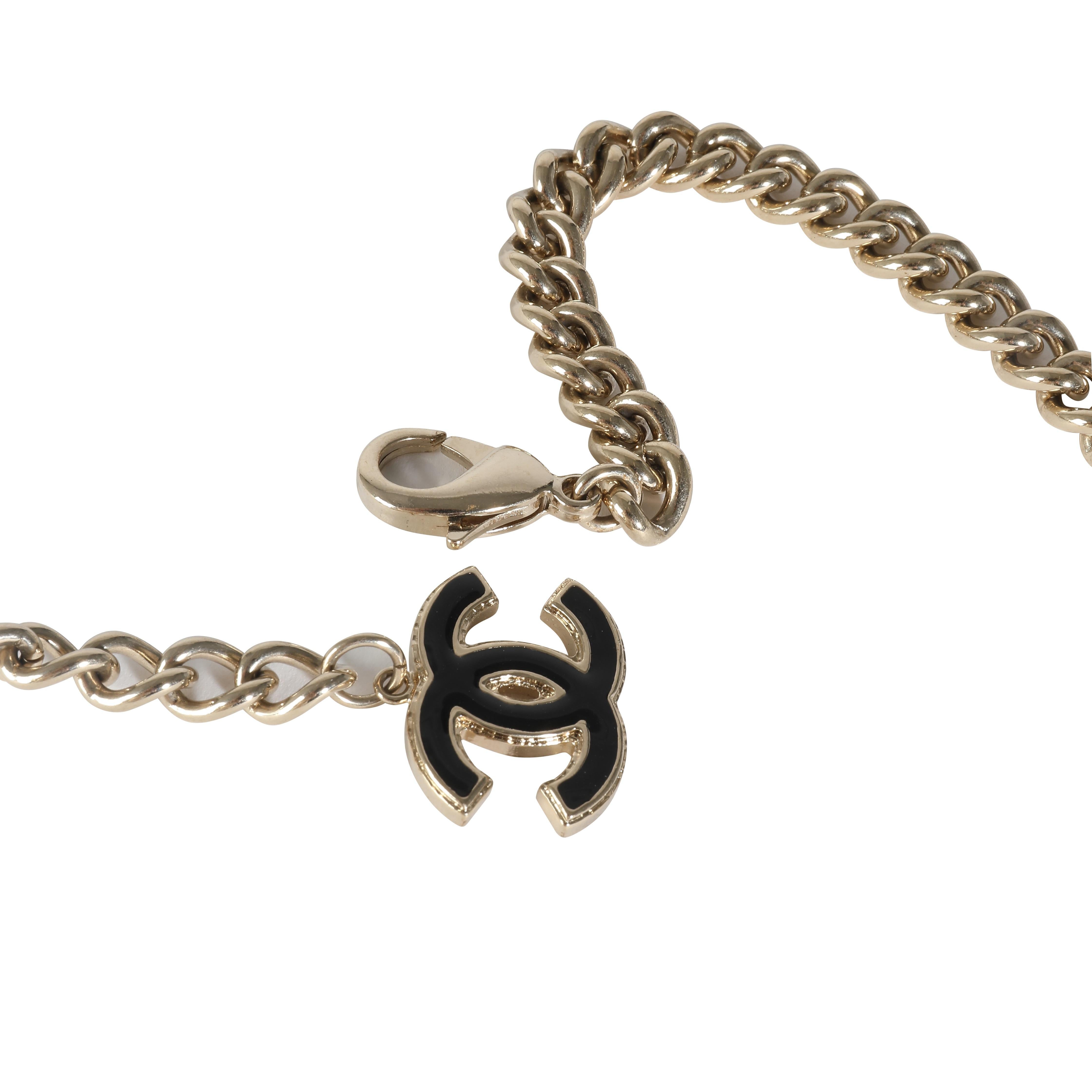 Chanel 2022 Black & White Enamel Gold Plated Logo Belt

PRIMARY DETAILS
SKU: 140394
Listing Title: Chanel 2022 Black & White Enamel Gold Plated Logo Belt
Condition Description: Retails for 2400 USD. In excellent condition. 31 in in length. Comes