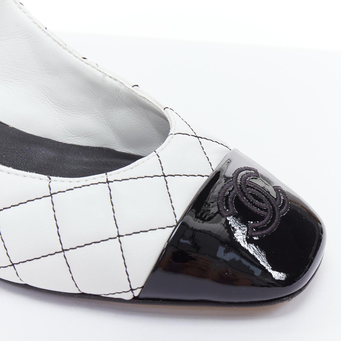 CHANEL 2022 schwarz weiß gesteppt patent cap toe maryjane absätze EU36.5 im Angebot 2