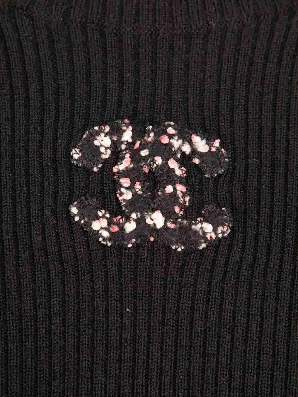 Women's Chanel 2022 Black Wool Knit Tweed CC Logo Jumper Size XXXL For Sale