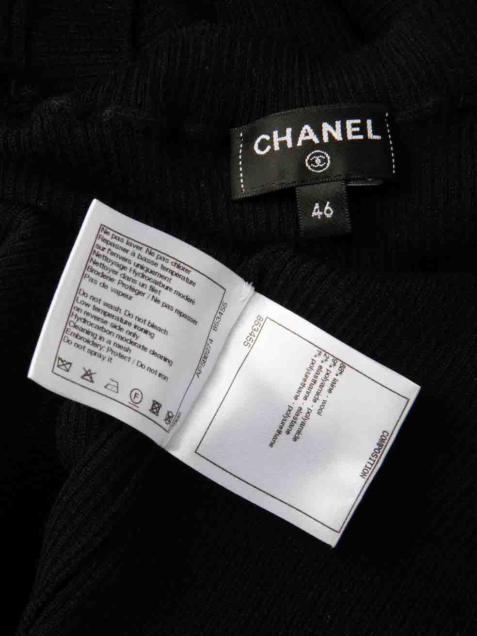 Chanel 2022 Black Wool Knit Tweed CC Logo Jumper Size XXXL For Sale 1