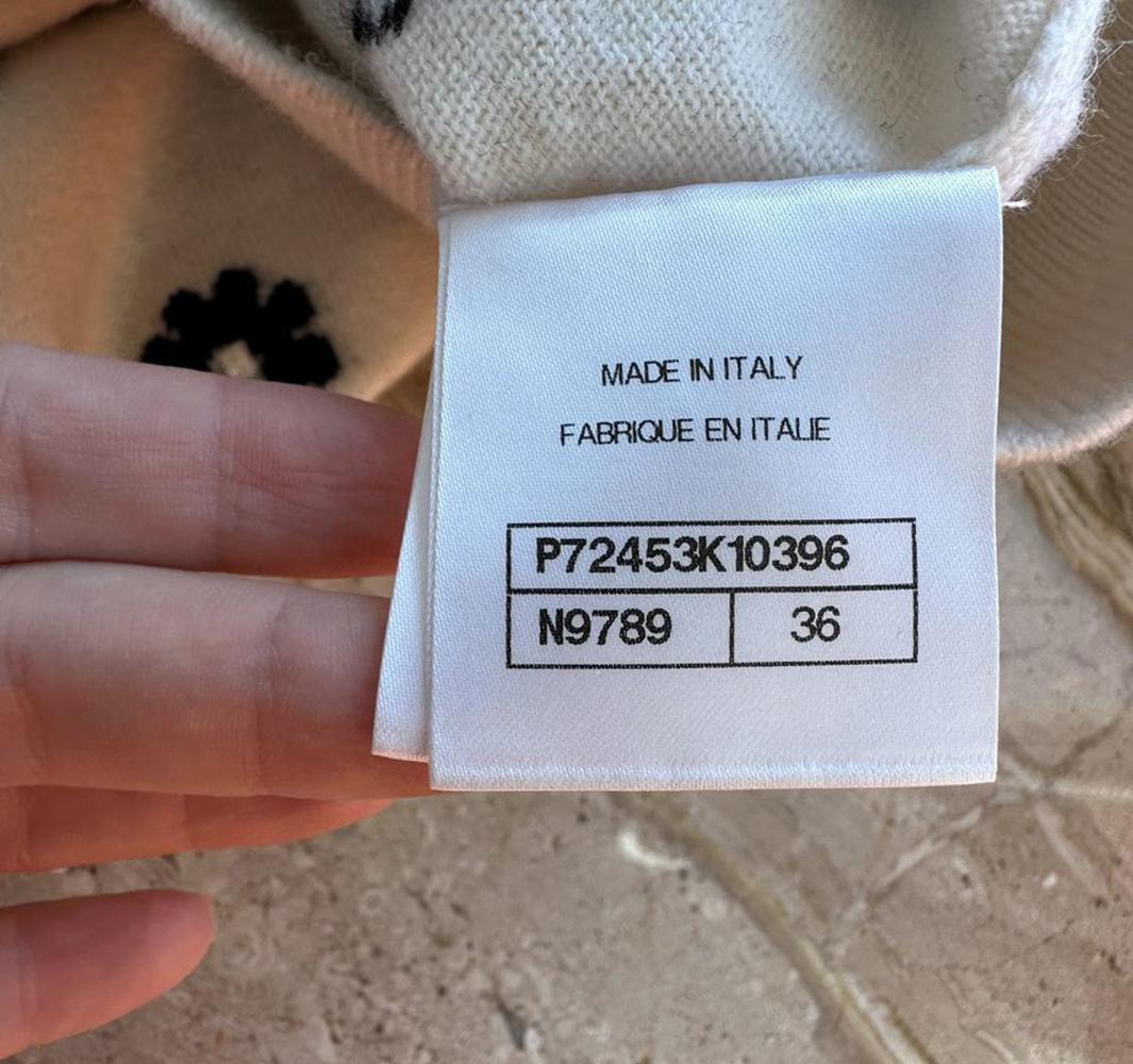 Chanel 2022 CC Logo Daisy Cashmere Jumper 4