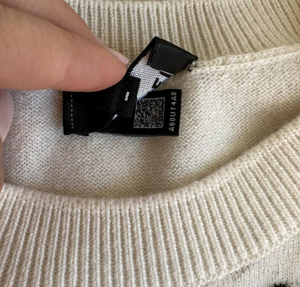 Chanel 2022 CC Logo Daisy Cashmere Jumper 5