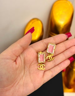 Chanel 2022 collection pink tweed and gold metal CC logo earrings