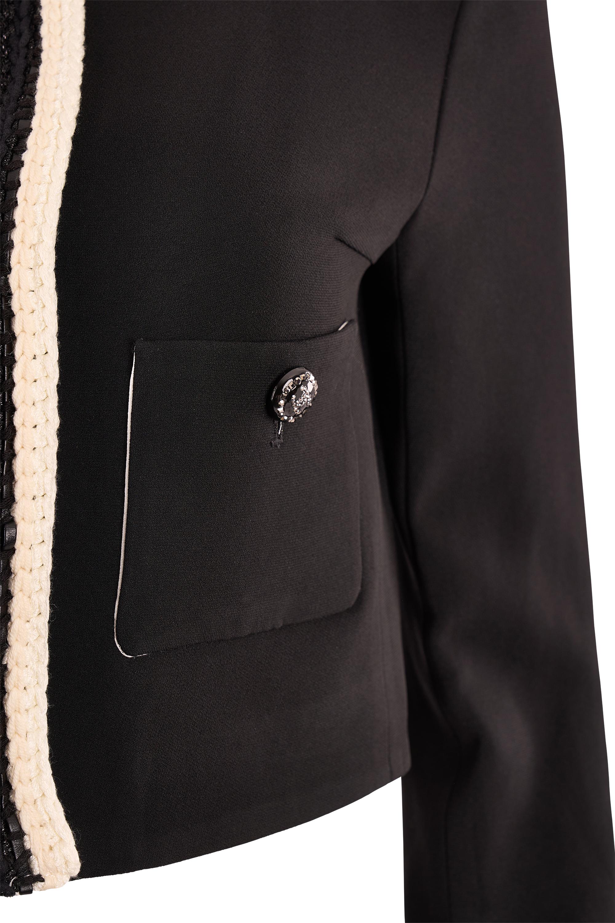 Noir Chanel 2022 Cruise Veste boléro ajustée tressée noire en vente