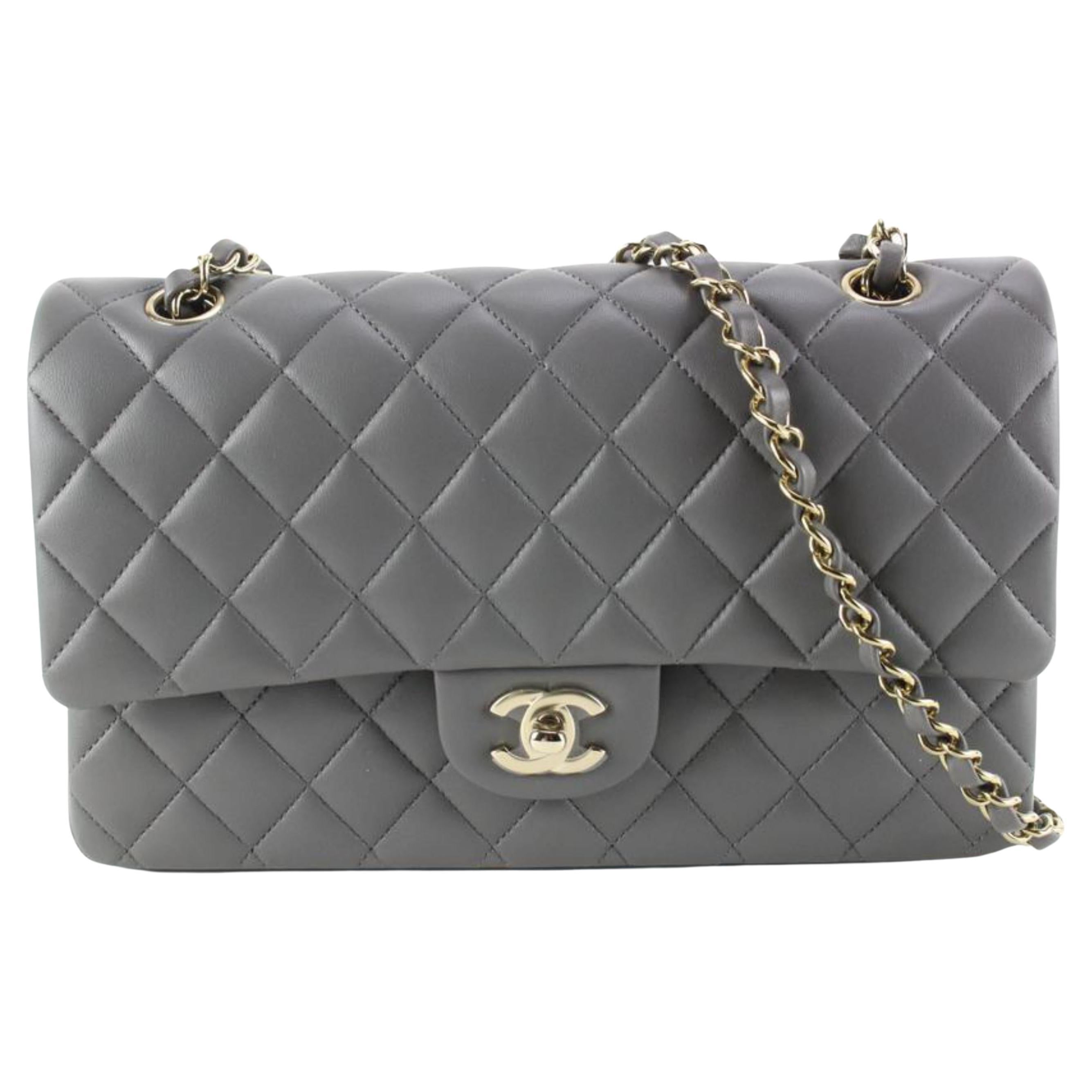 Chanel 2022 Dunkelgraues gestepptes Lammfell Medium Classic Double Flap Gold 77ca85