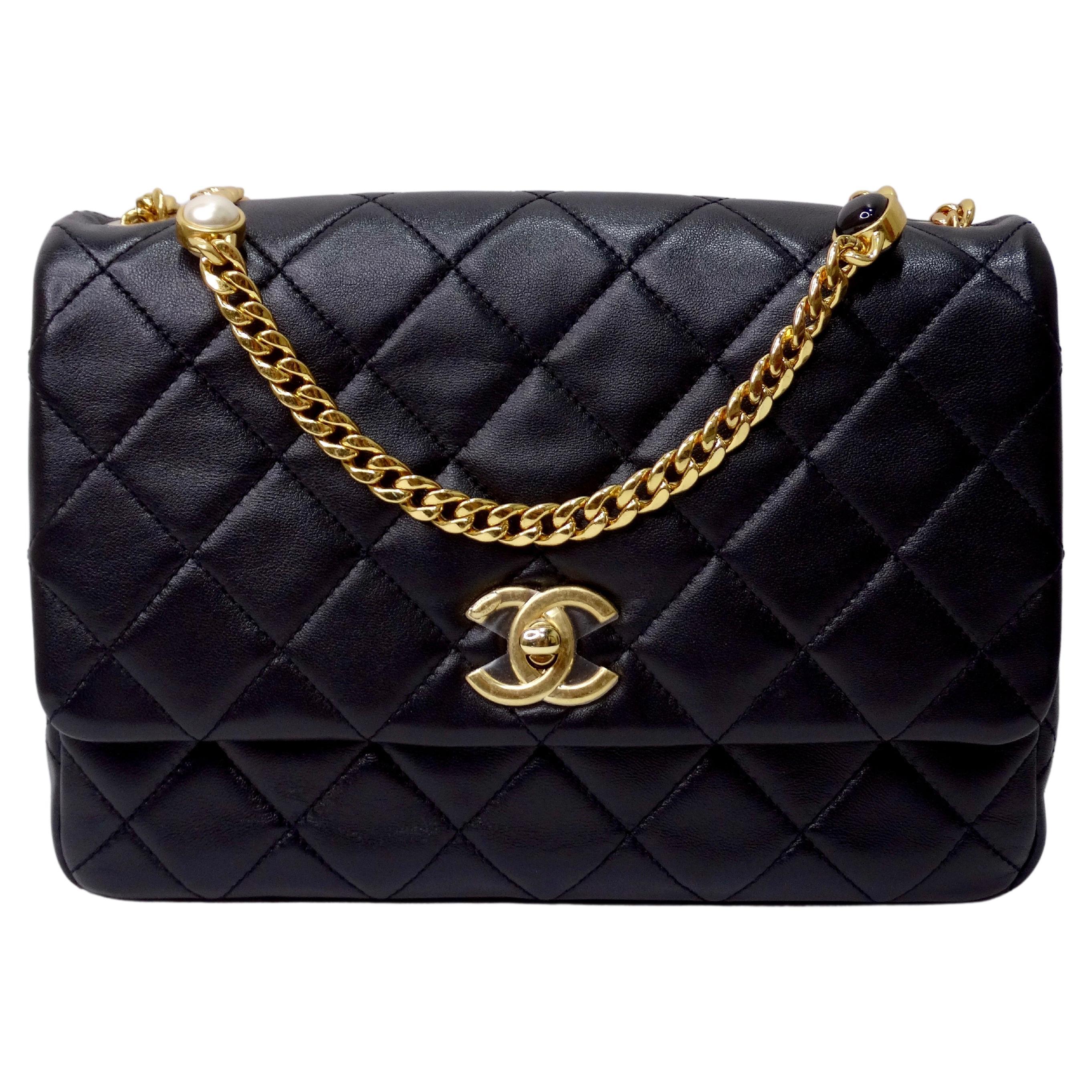 Chanel Vintage Ivory Lambskin Crossbody Bag with Gold Hardware For Sale at  1stDibs