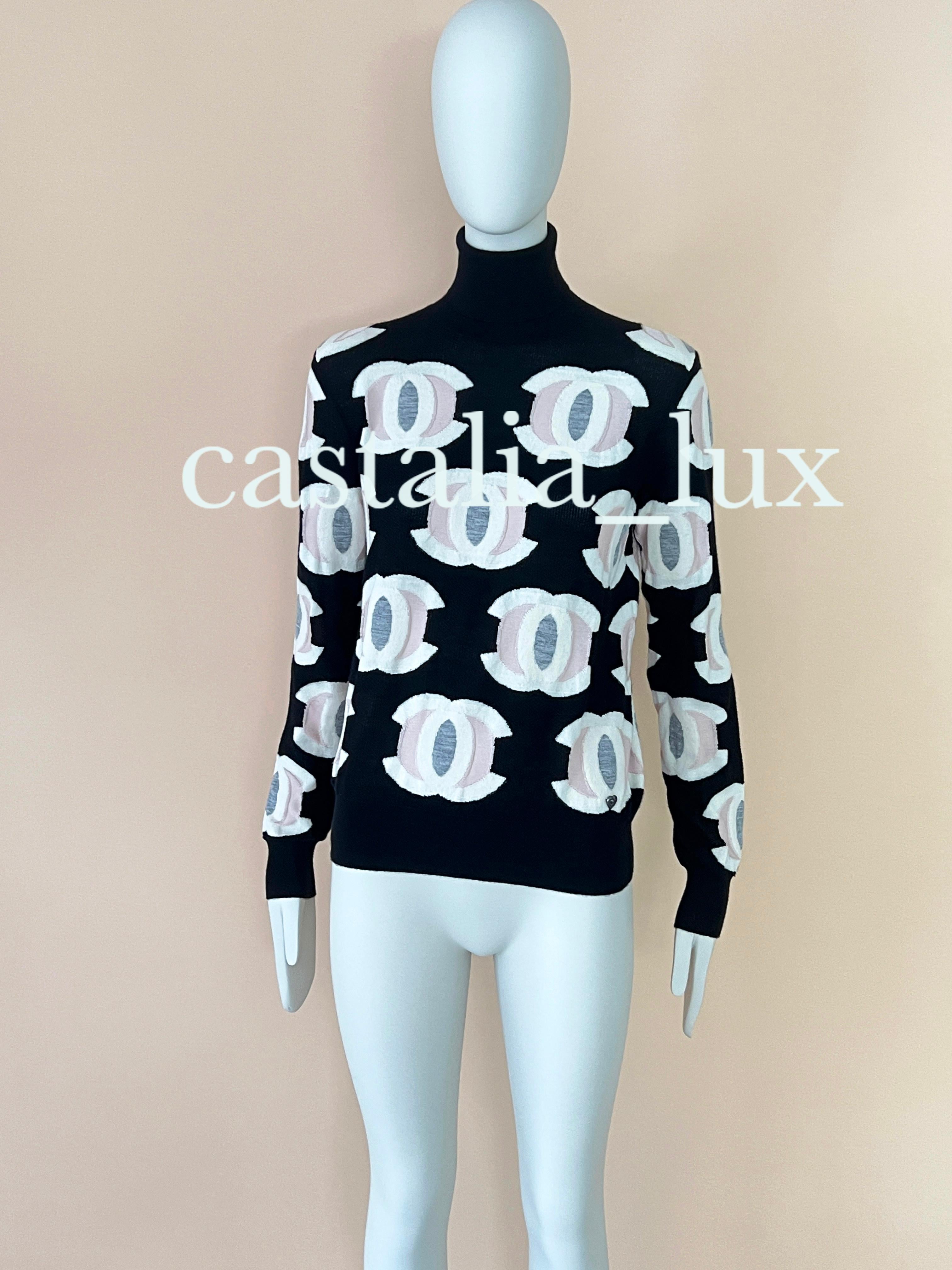 Chanel 2022 Neu CC Hearts Pullover aus Seide im Angebot 3