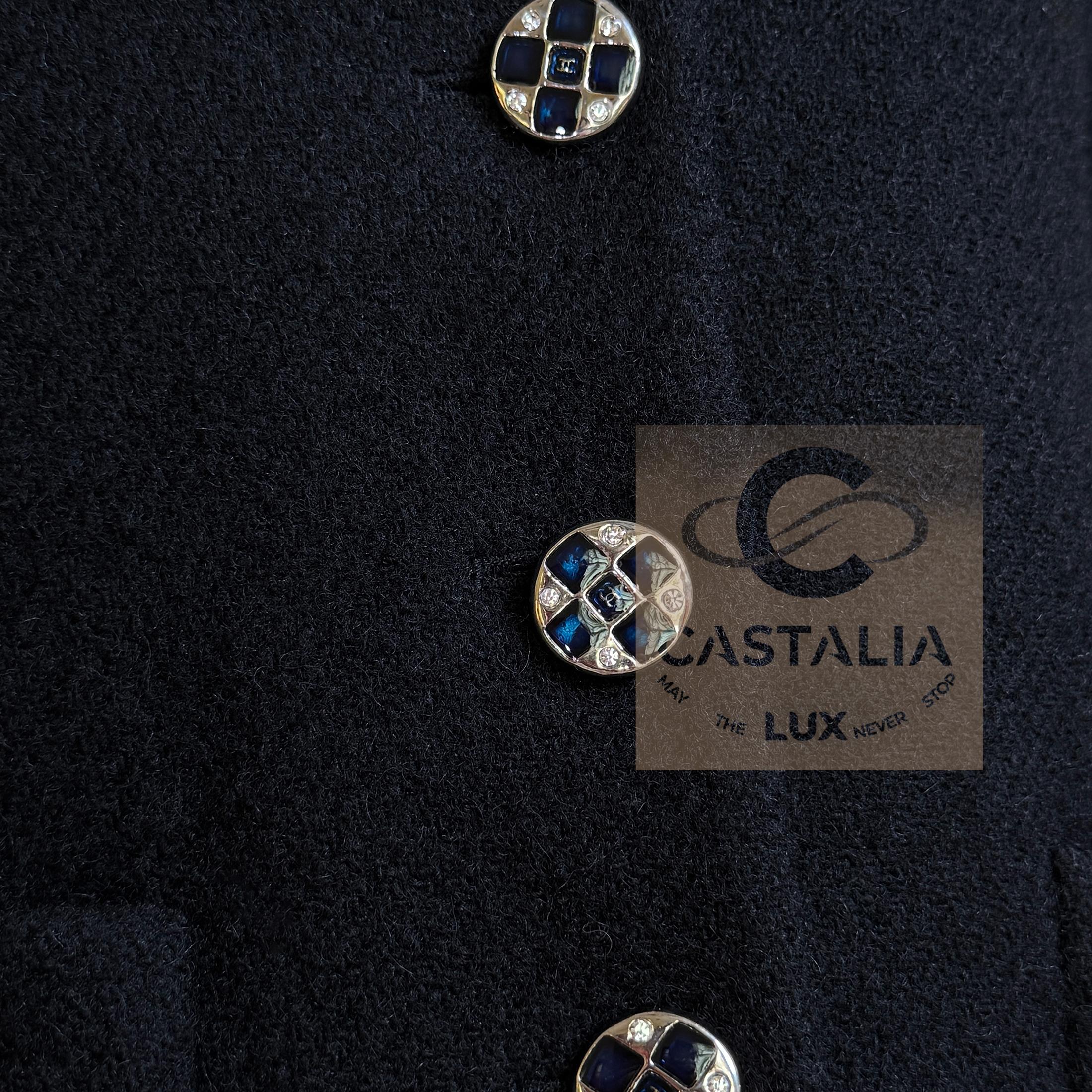 CHANEL 2022 Nueva chaqueta intemporal de tweed negro 38 FR en venta 9