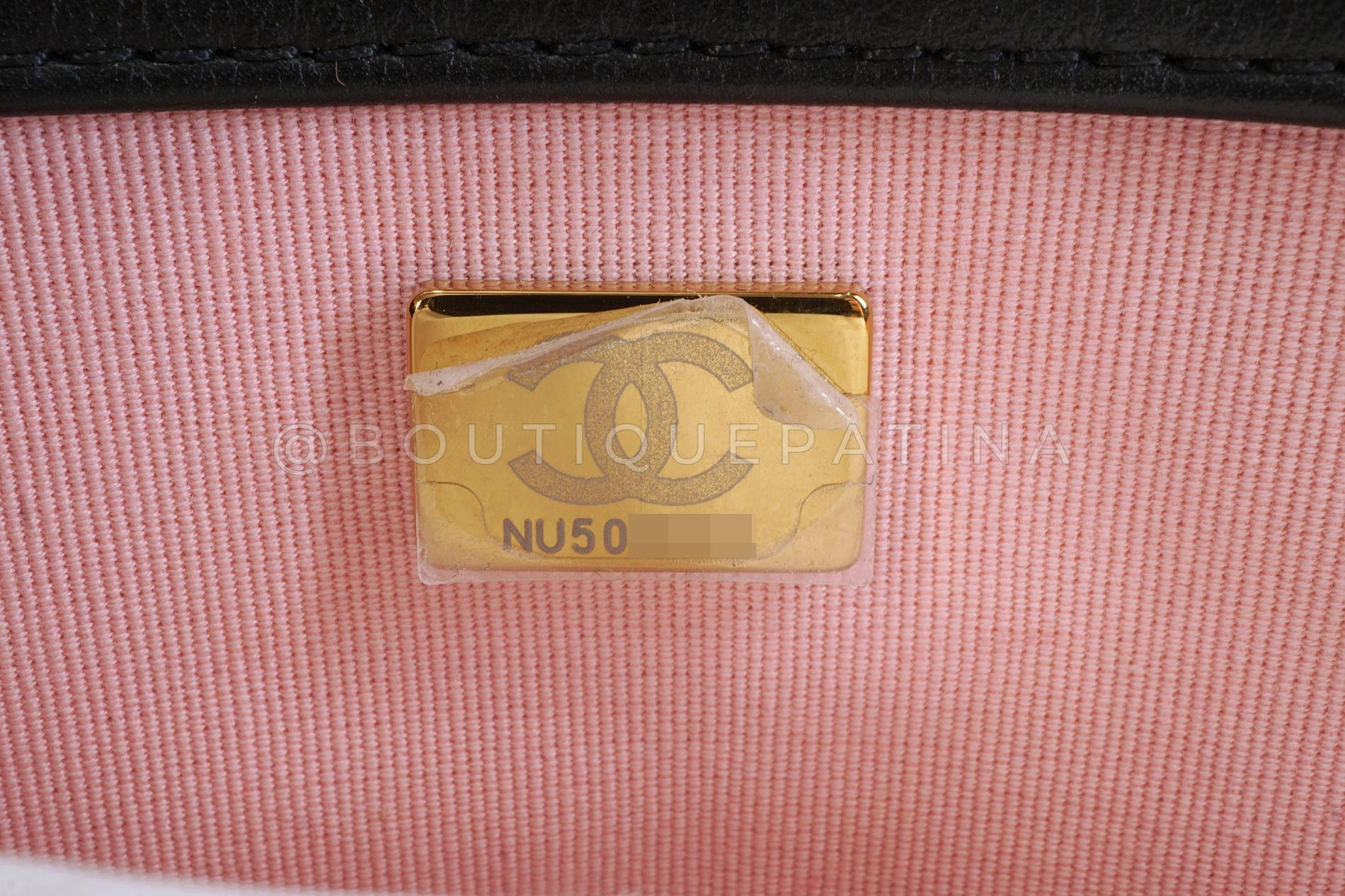 Chanel 2022 Pink Tweed Black Square Mini Flap Bag GHW 68476 en vente 7