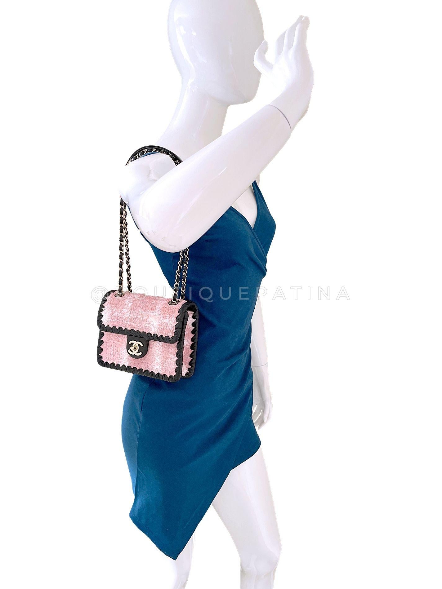 Chanel 2022 Pink Tweed Black Square Mini Flap Bag GHW 68476 en vente 8