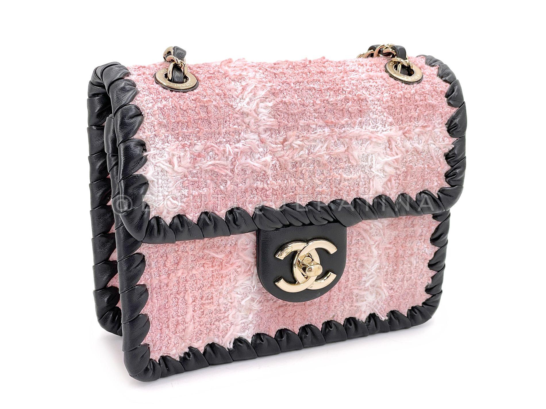 Beige Chanel 2022 Pink Tweed Black Square Mini Flap Bag GHW 68476 en vente