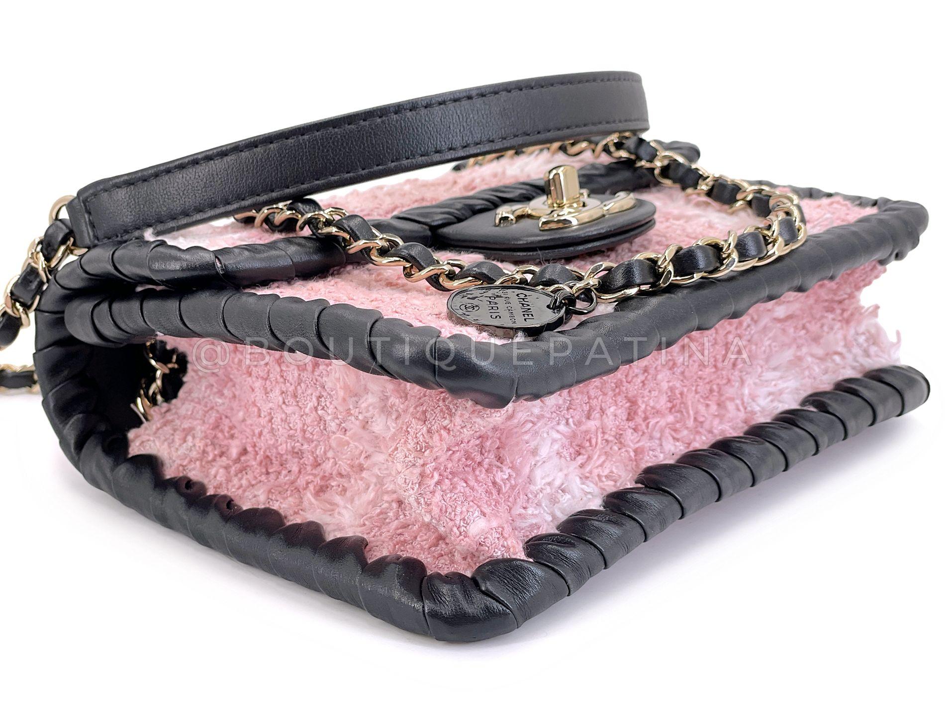 Chanel 2022 Pink Tweed Black Square Mini Flap Bag GHW 68476 en vente 2