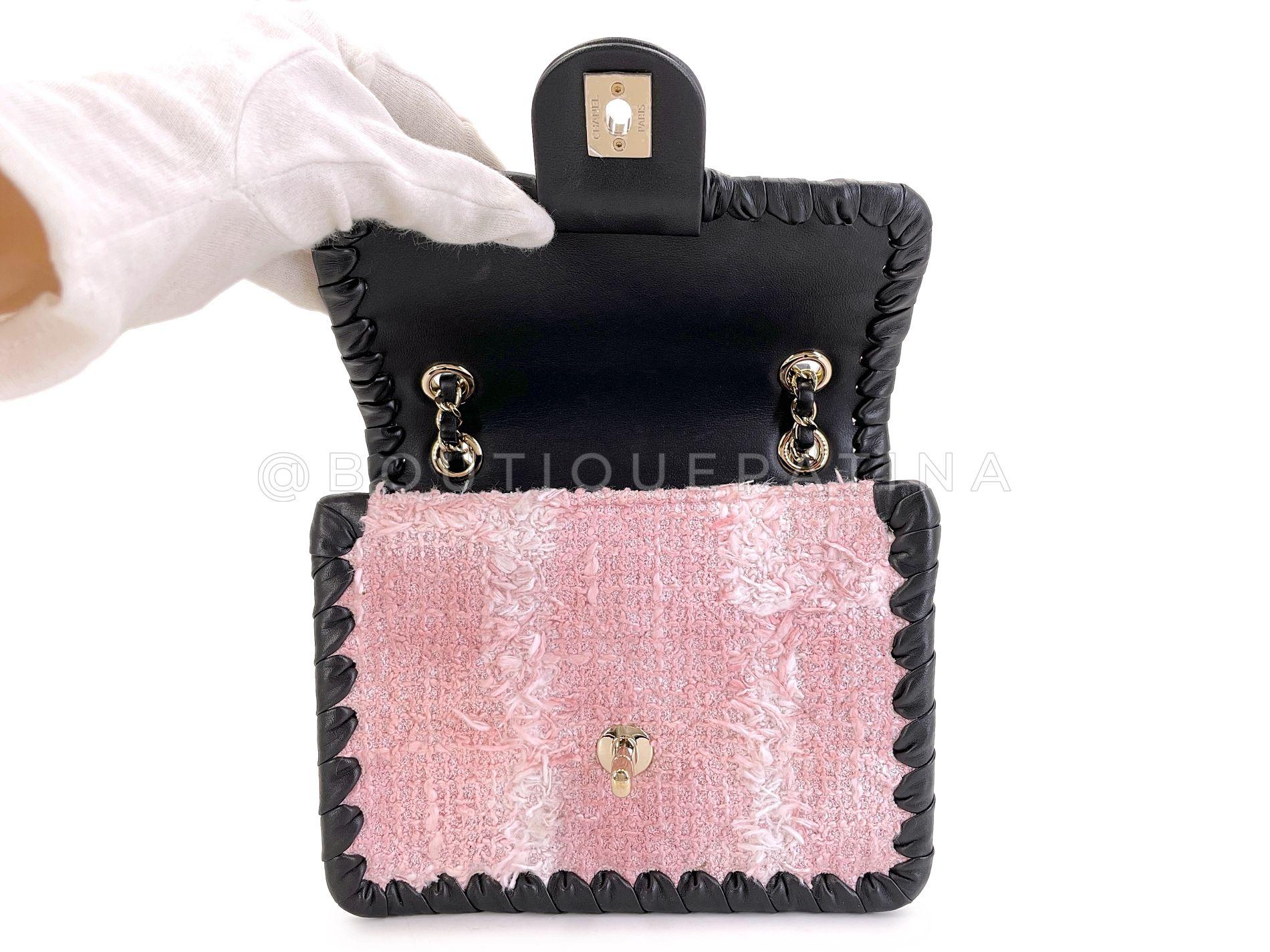Chanel 2022 Pink Tweed Black Square Mini Flap Bag GHW 68476 en vente 4