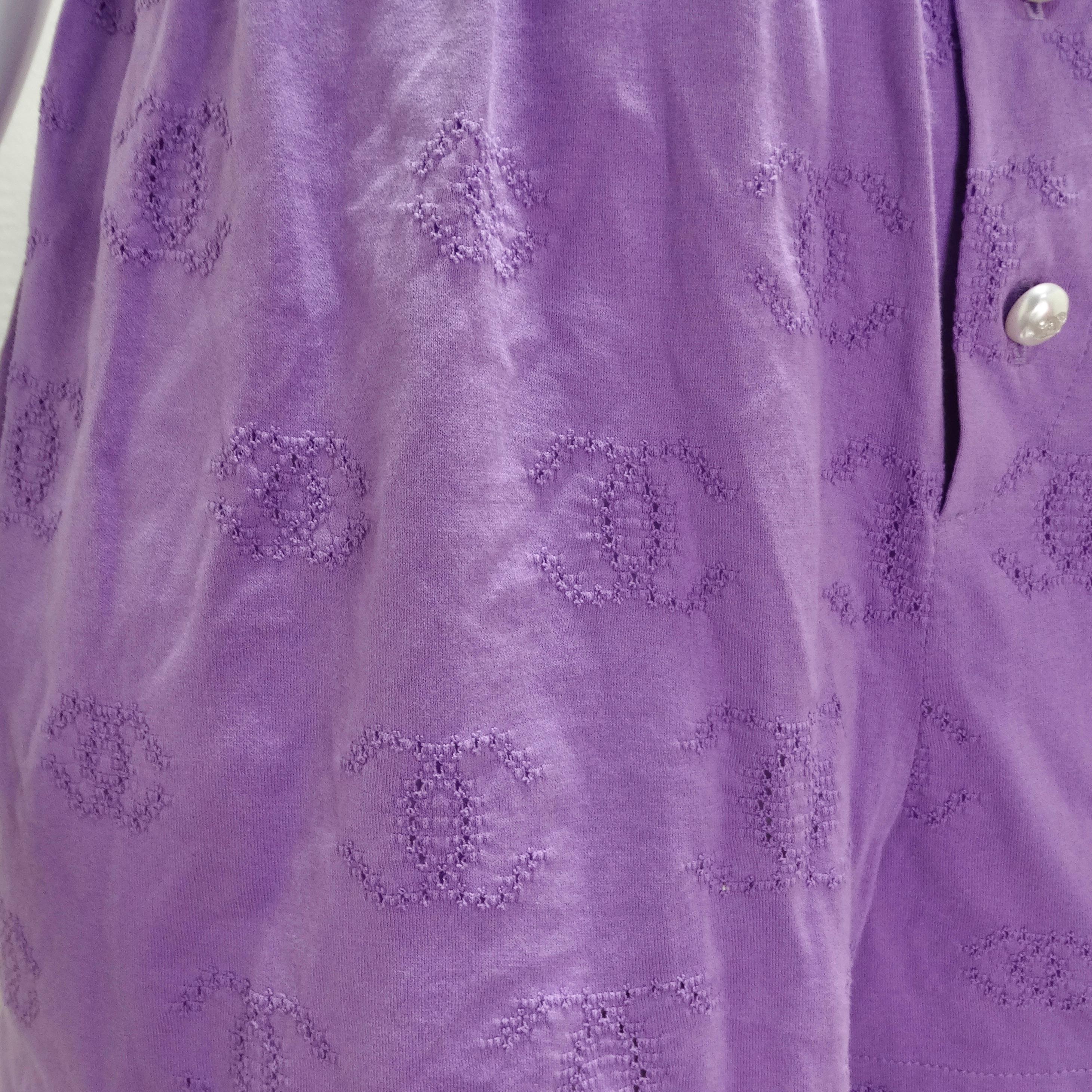 Chanel 2022 Purple CC Logo Faux Pearl Shorts In Excellent Condition In Scottsdale, AZ