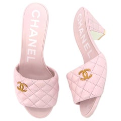 CHANEL 2022 Quilted Lambskin Light Pink CC Logo Mules Slides Sandals 37.5 CHANEL 2022 Quilted Lambskin Light Pink CC Logo Mules Slides Sandals 37.5