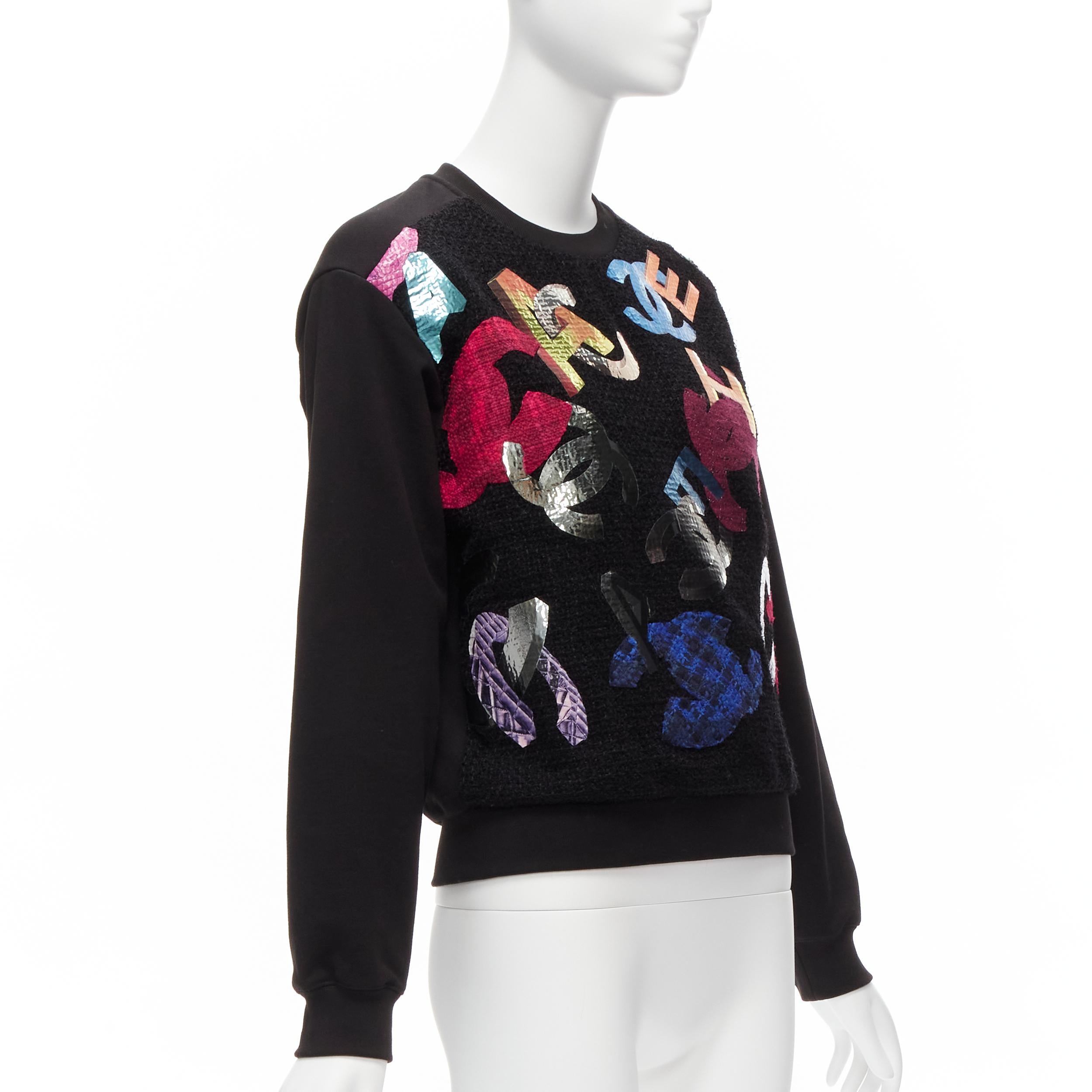 Black CHANEL 2022 Runway metallic CC logo graphic black tweed crew sweater FR34 XS For Sale
