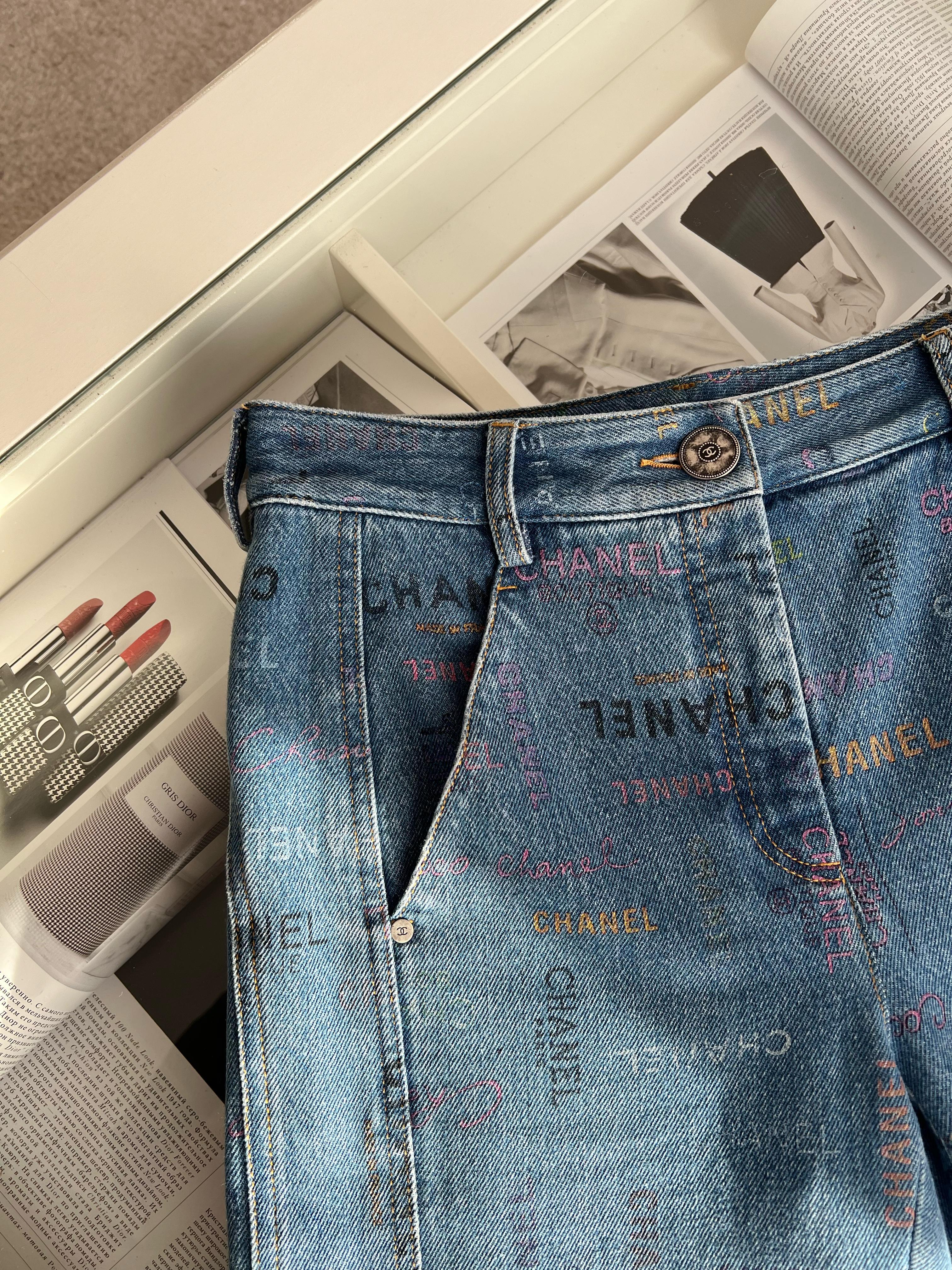 Chanel 2022 Spring Iconic CC Logo Jeans 4