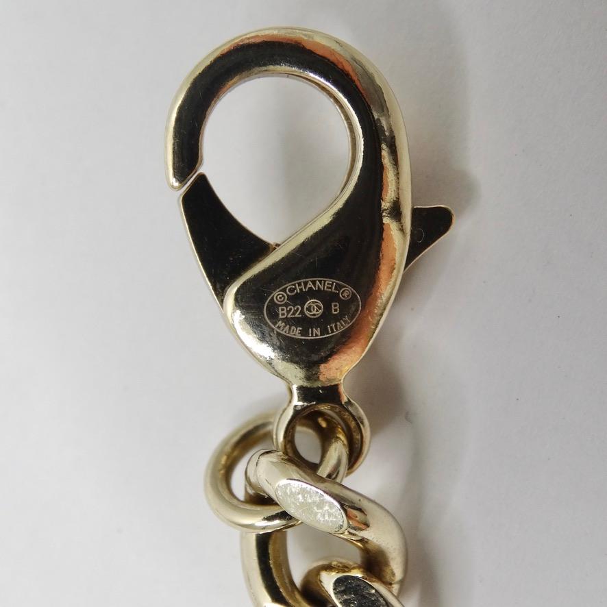 Chanel 2022 Strass Interlocking 'C' Turn Lock Halsband 6